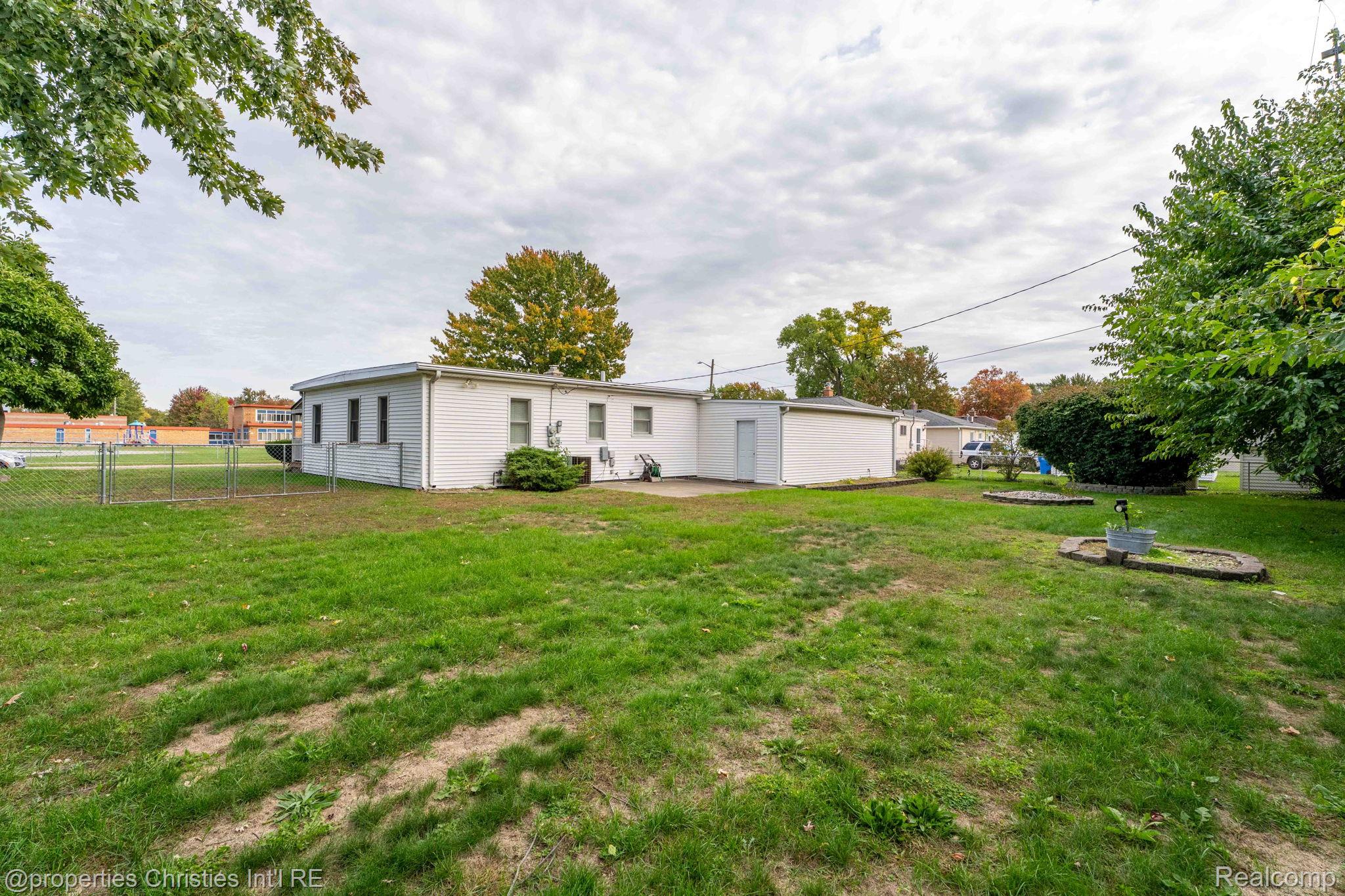 28785 Delton St Property Photo 21