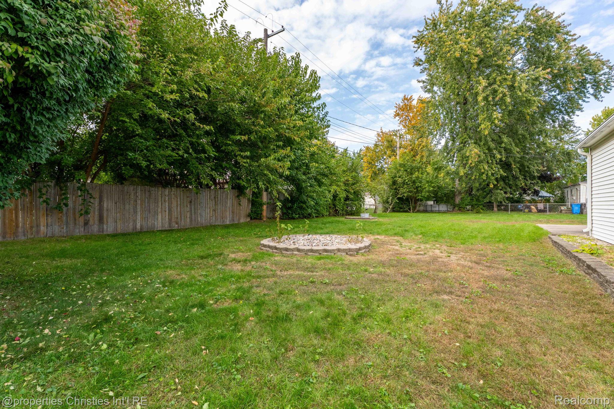 28785 Delton St Property Photo 23