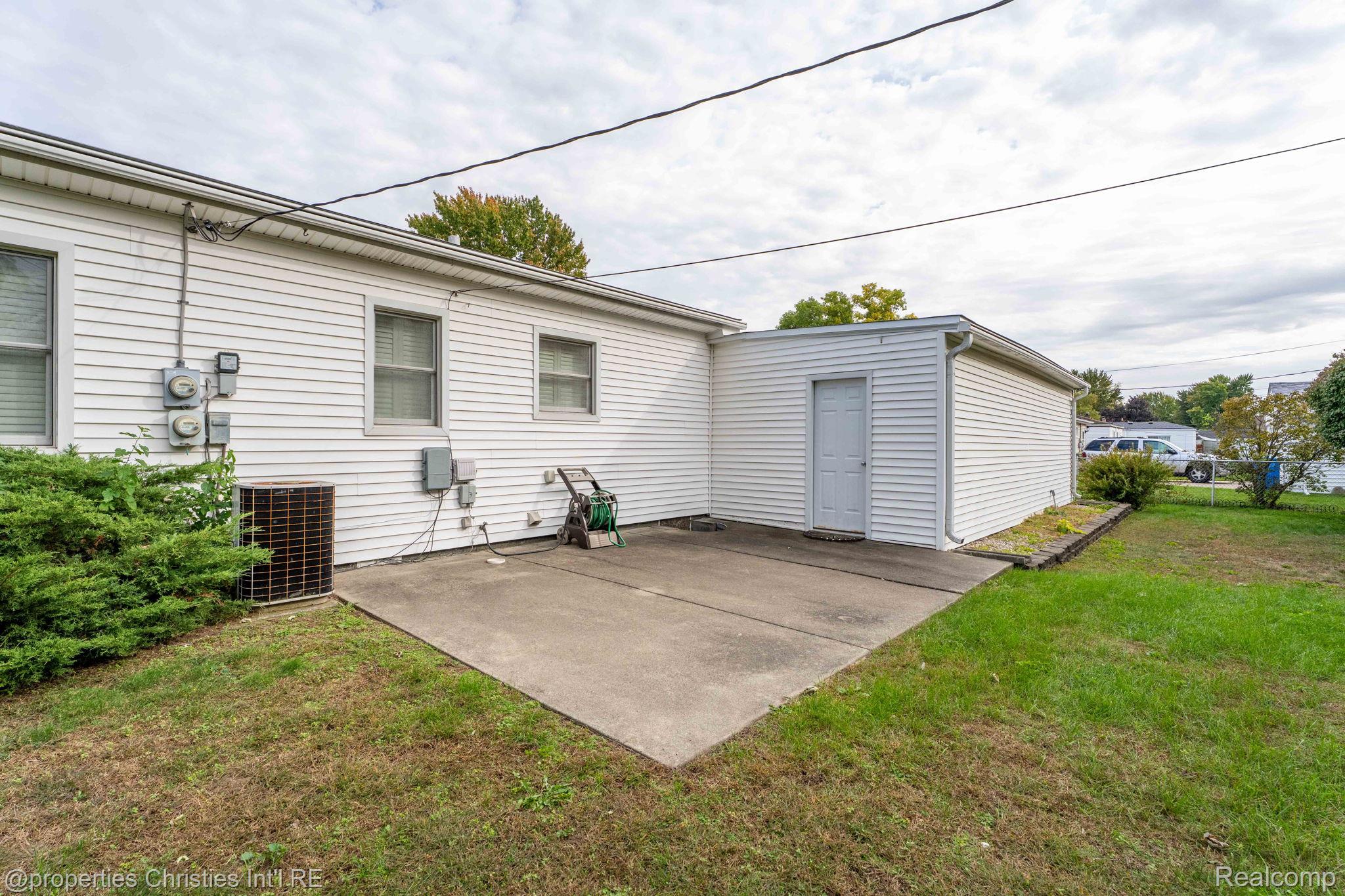 28785 Delton St Property Photo 24