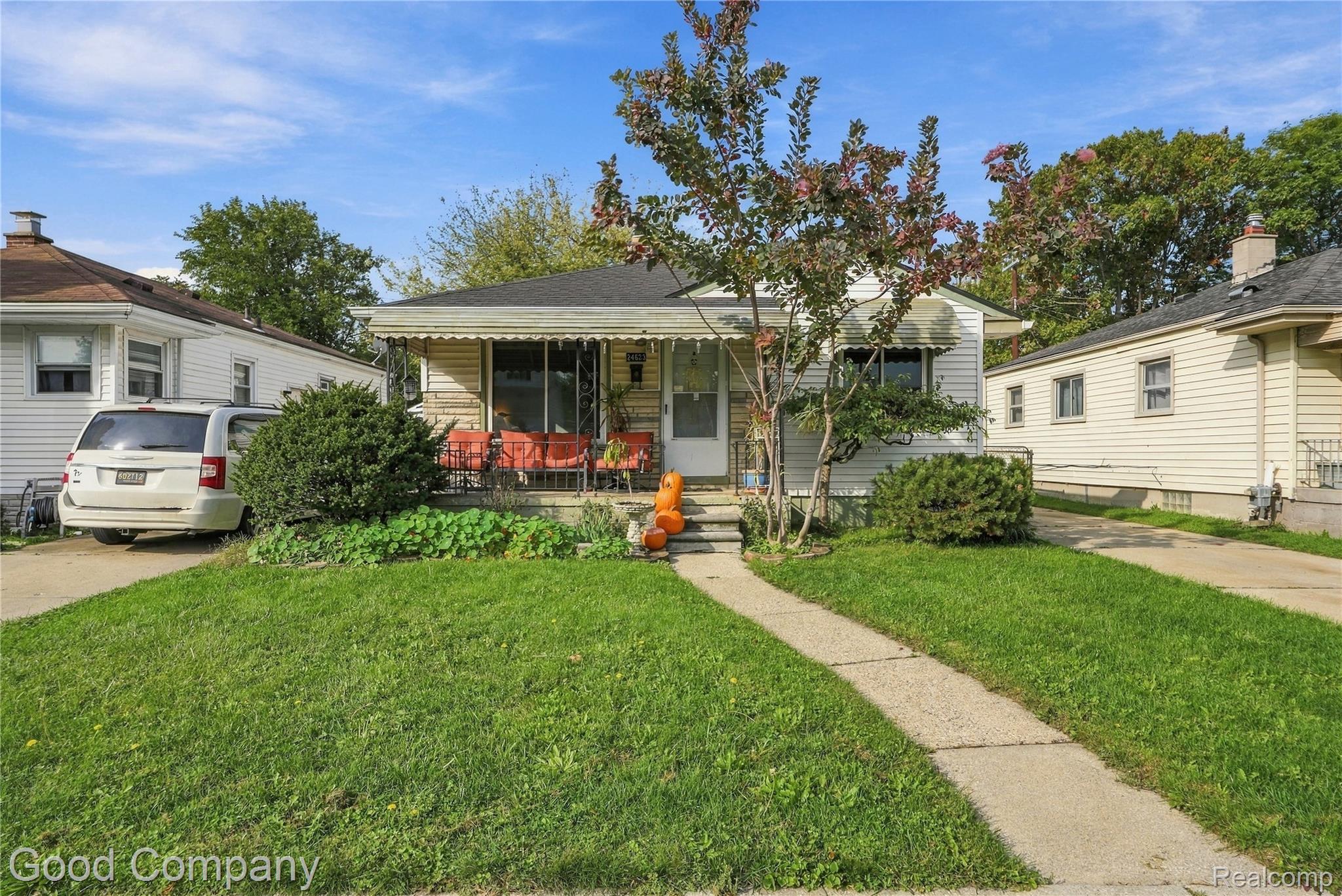 24633 Wilmot Ave Property Photo 1
