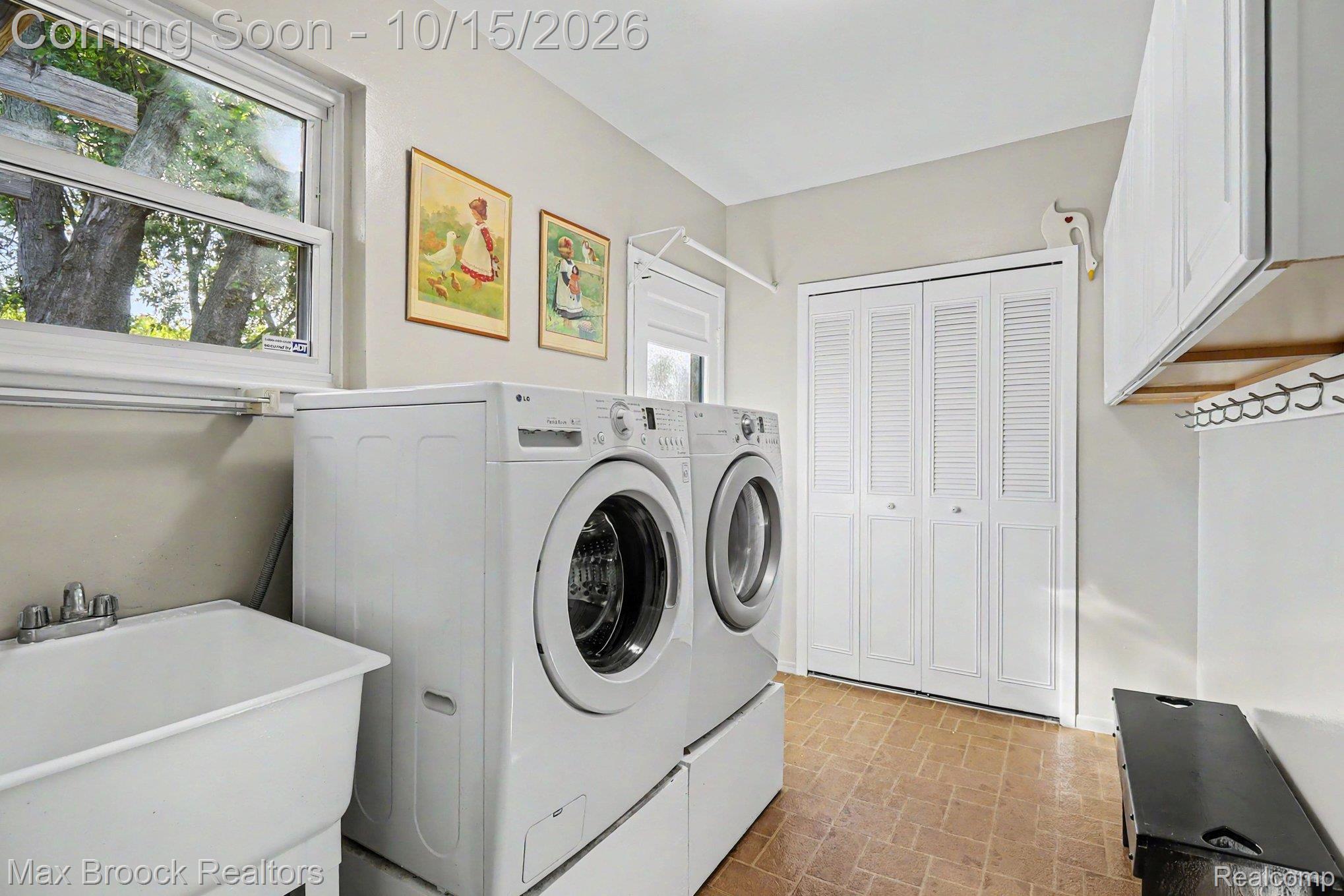 1571 Hunters Ridge Dr Property Photo 16