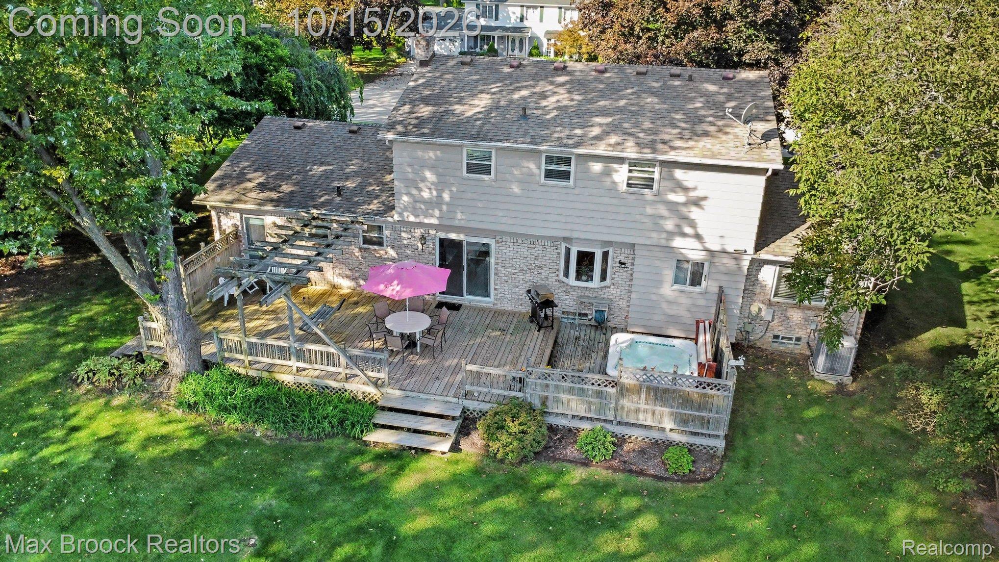 1571 Hunters Ridge Dr Property Photo 28