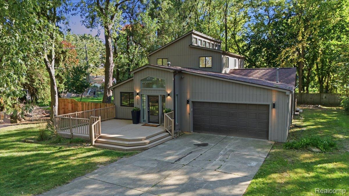 5445 Savoy Dr Property Photo 1