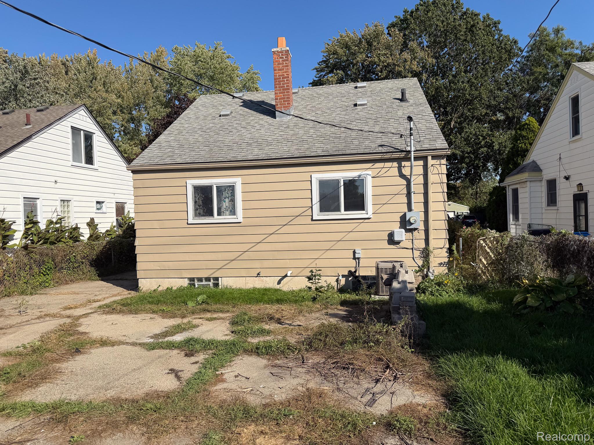 26743 Lenox Ave Property Photo 2
