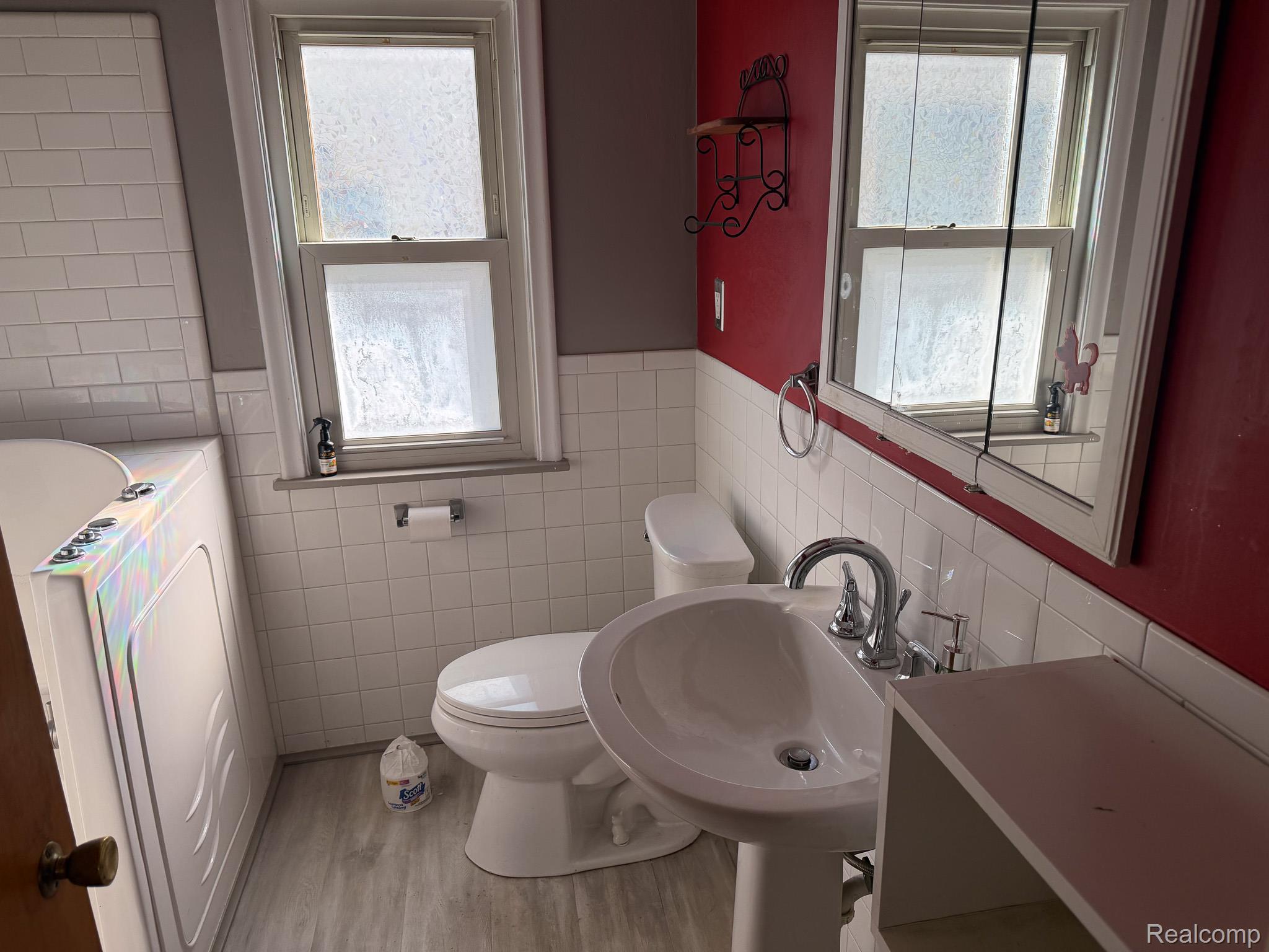 26743 Lenox Ave Property Photo 9