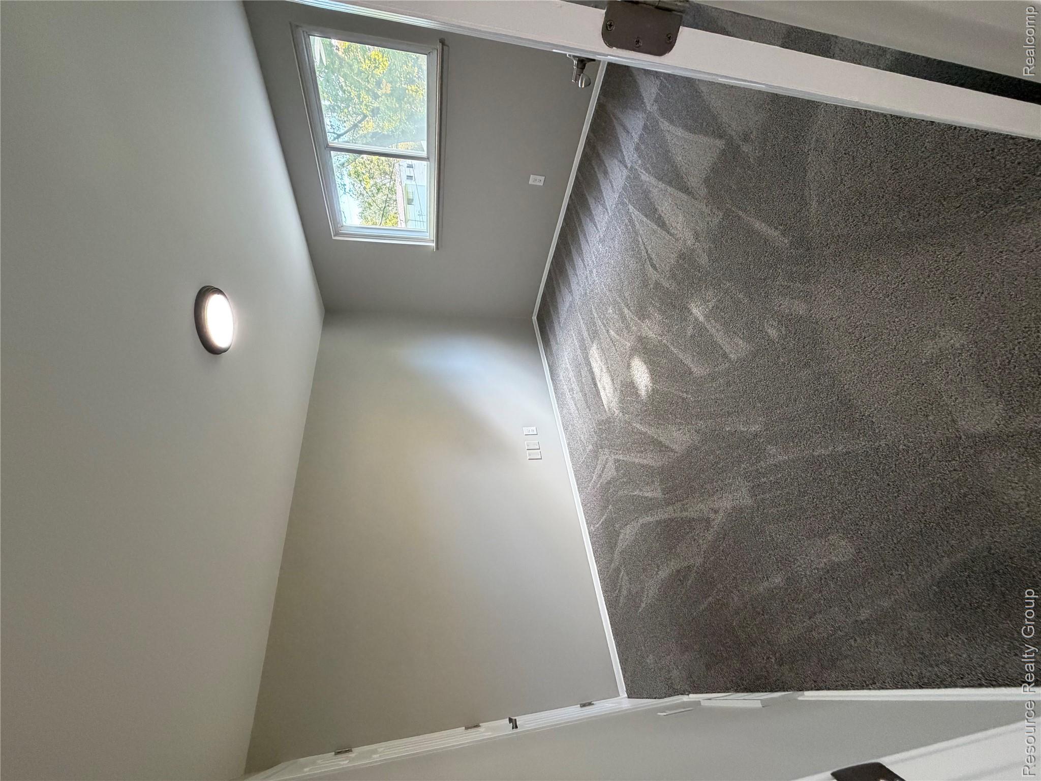 2906 Marshall St Property Photo 16