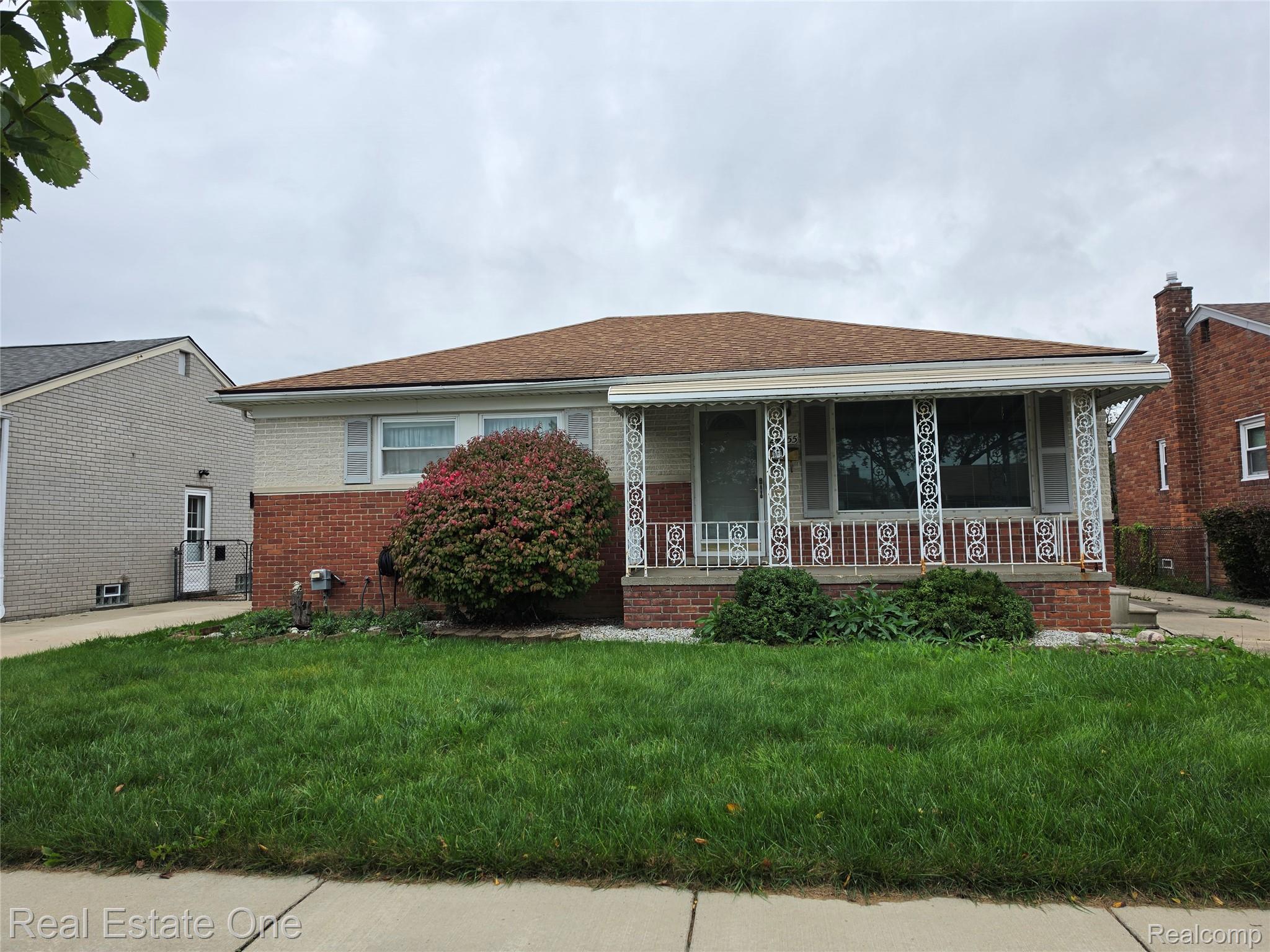 24555 Johnston AVE Property Photo 1