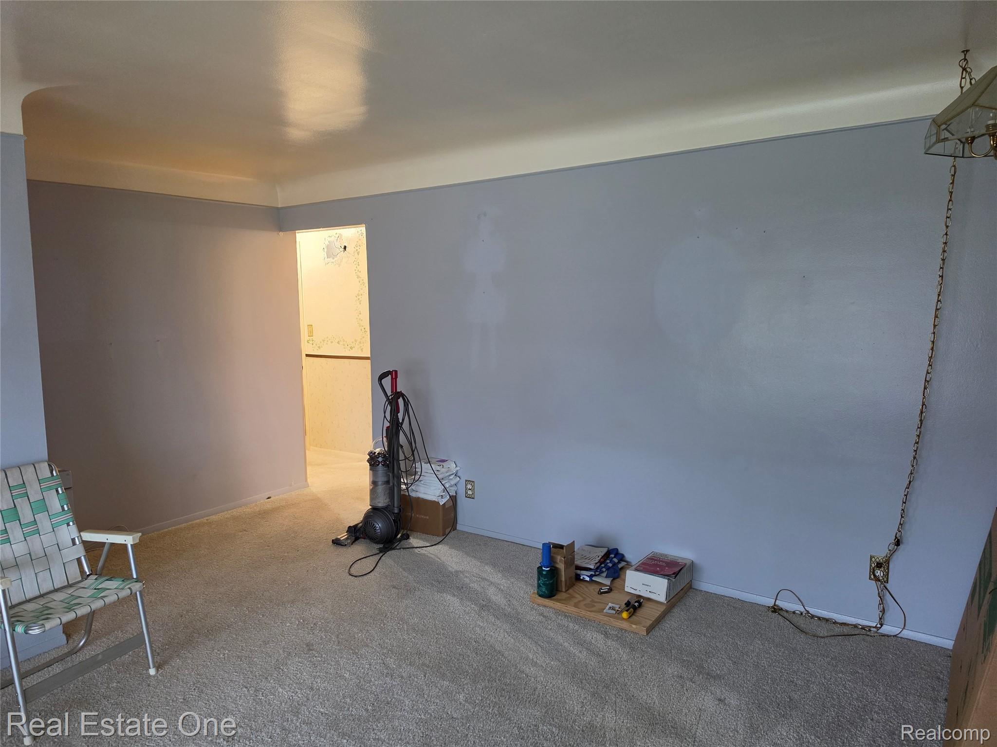 24555 Johnston Ave Property Photo 4