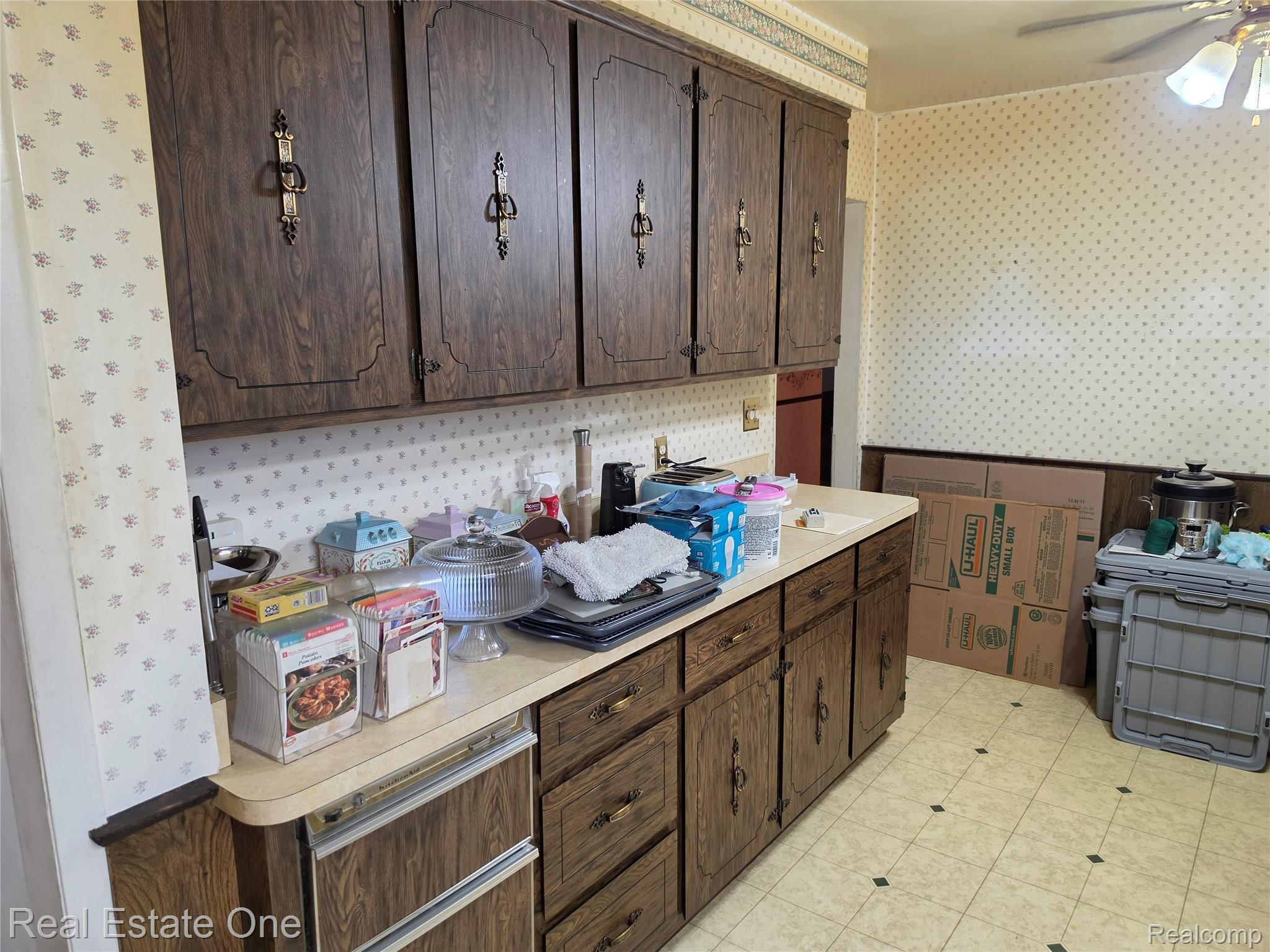 24555 Johnston Ave Property Photo 5