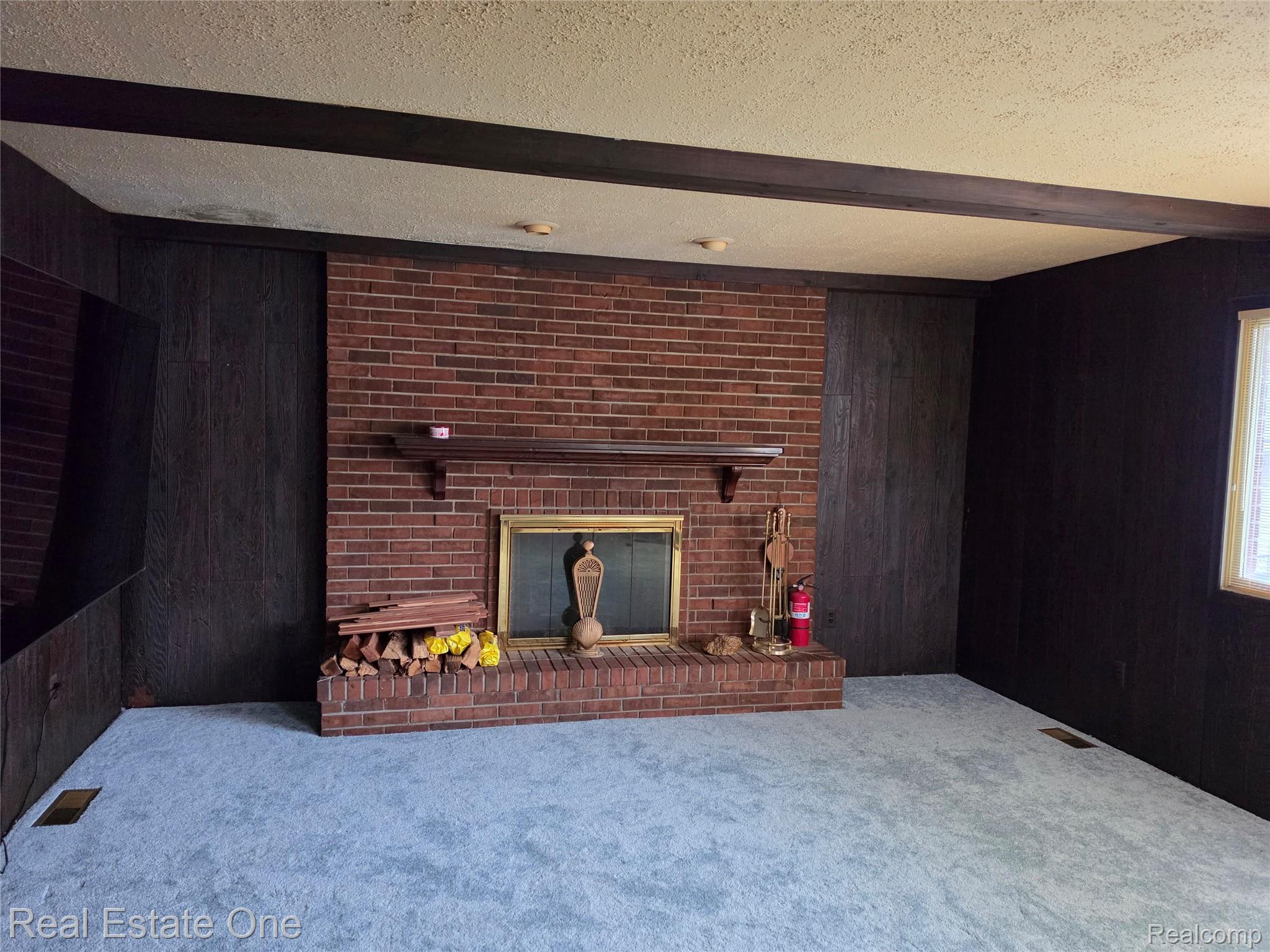 24555 Johnston Ave Property Photo 8