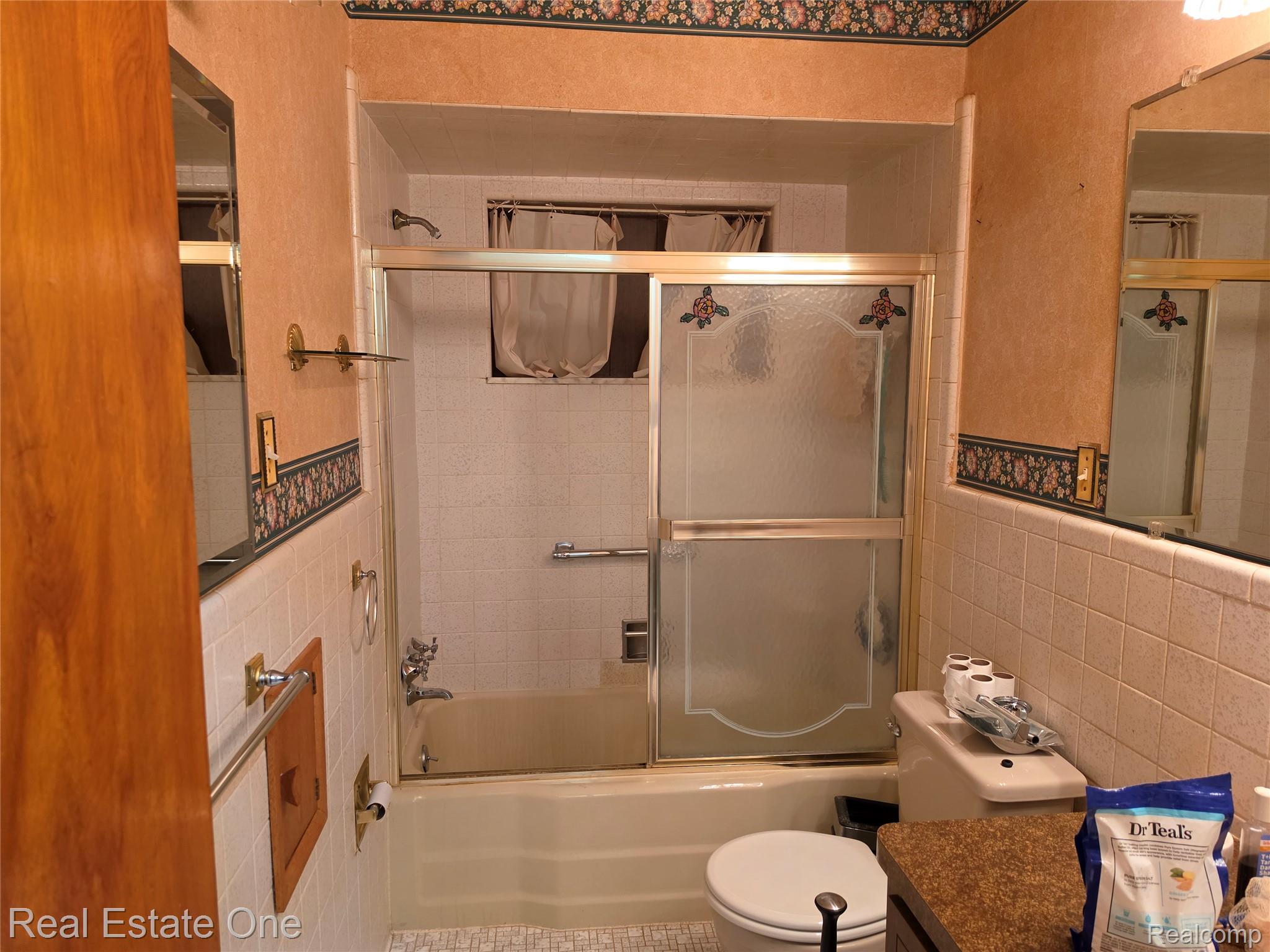 24555 Johnston Ave Property Photo 13