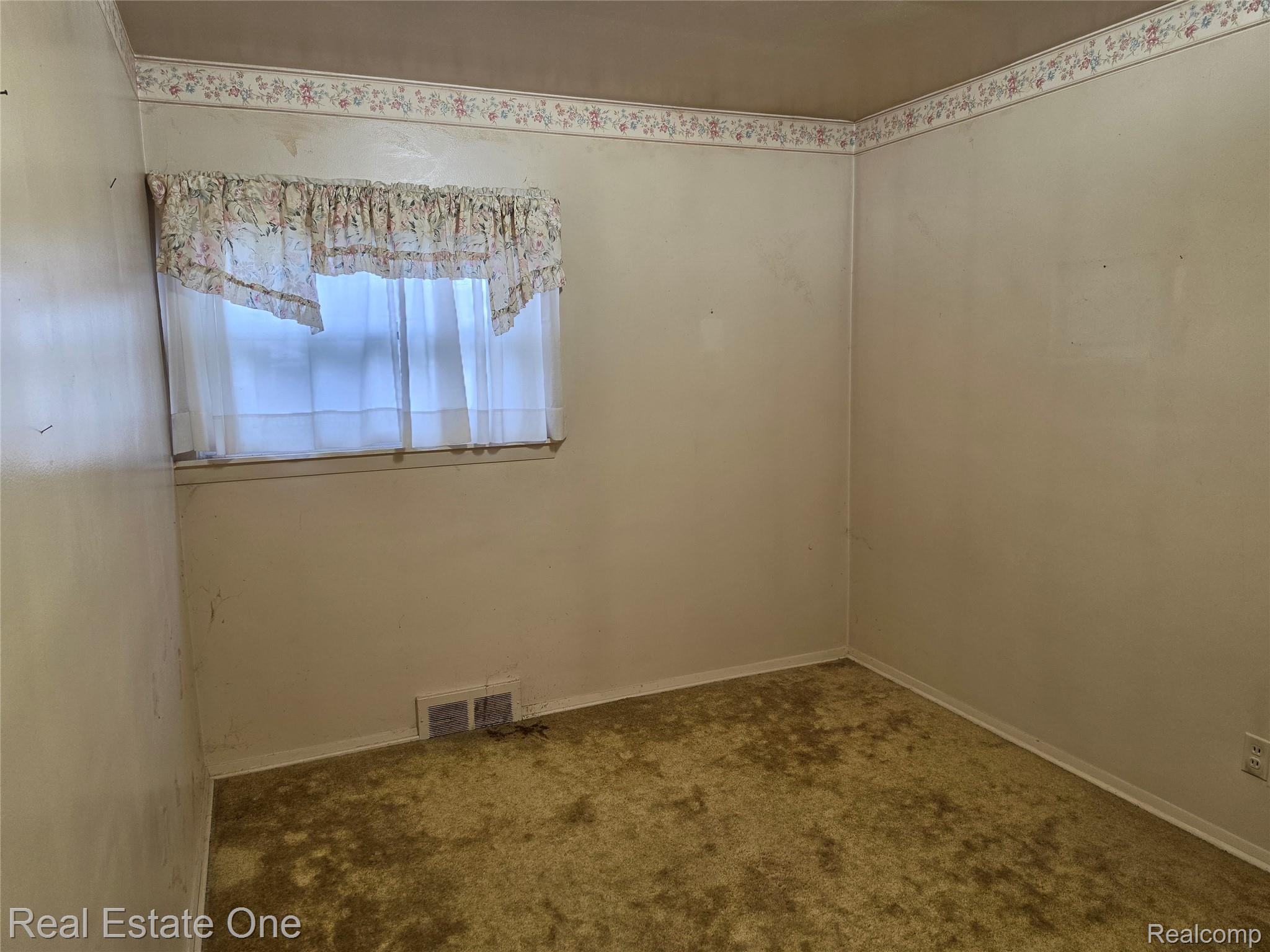 24555 Johnston Ave Property Photo 16