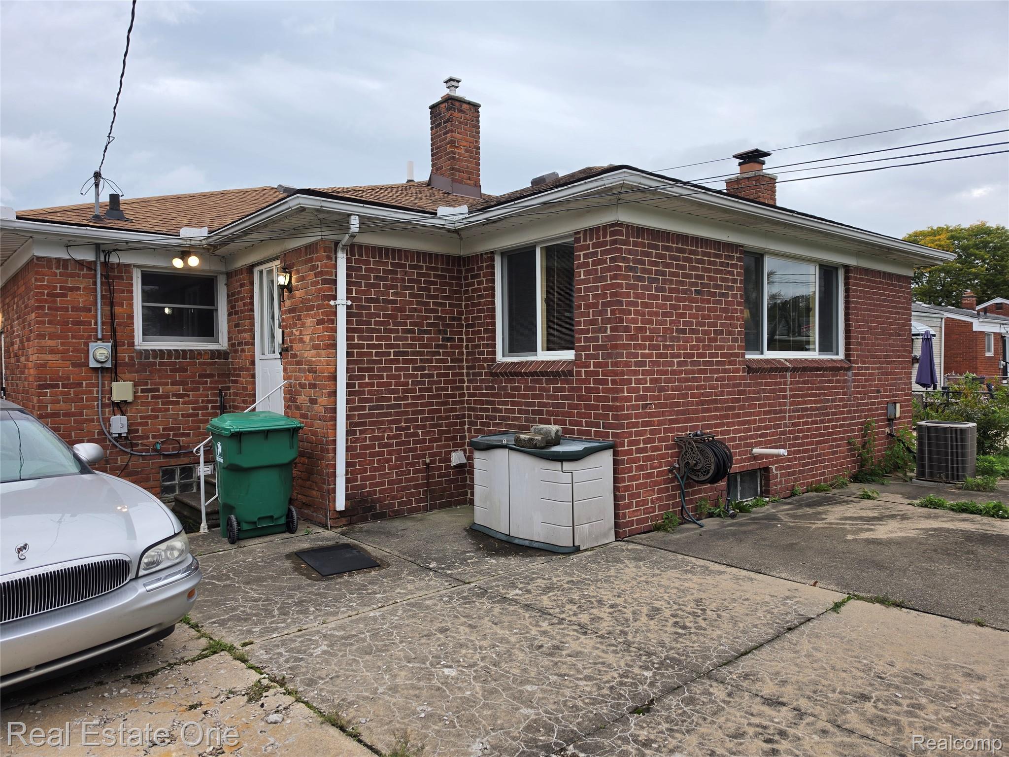 24555 Johnston Ave Property Photo 27