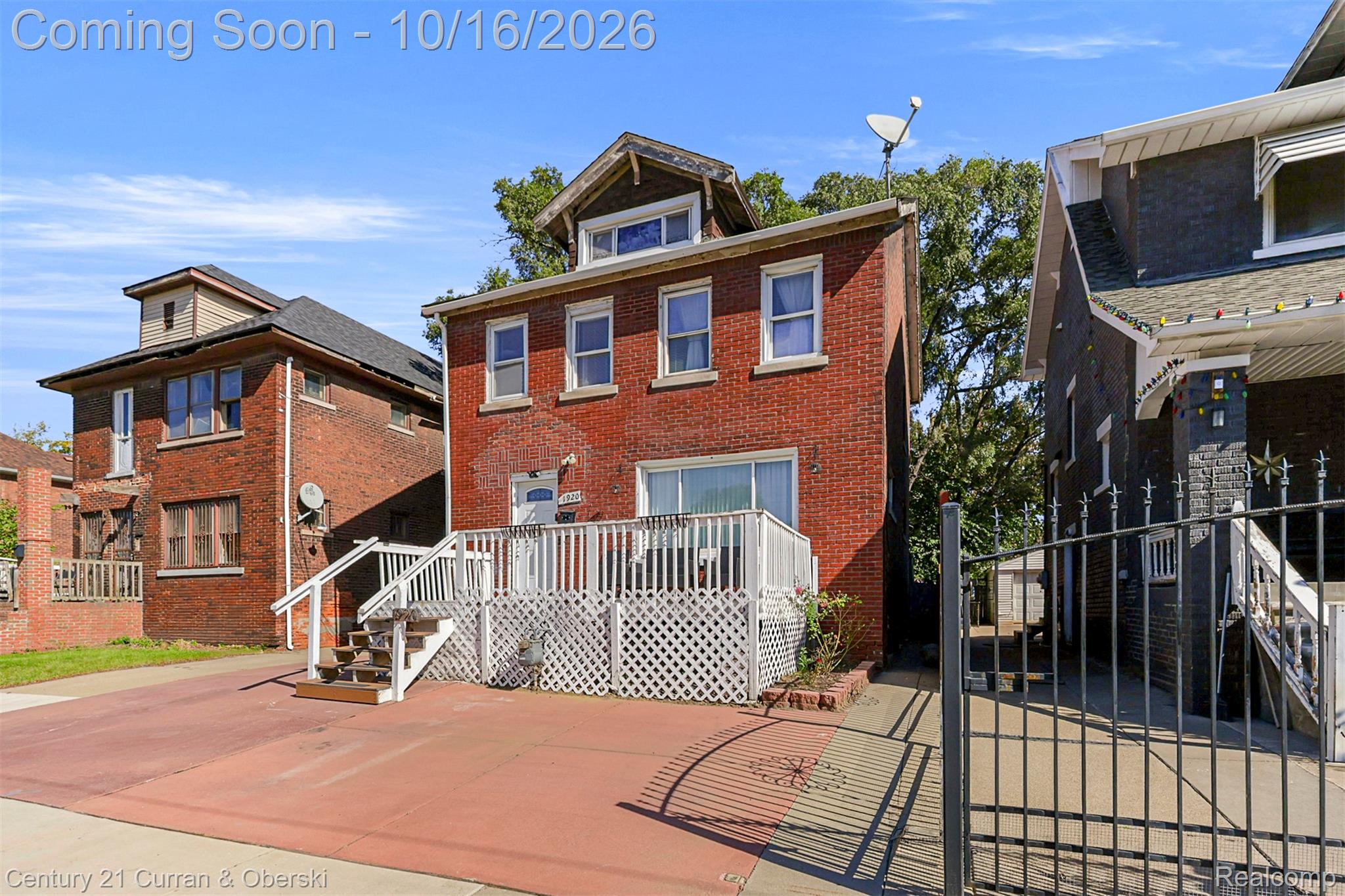 1920 Central St Property Photo 1