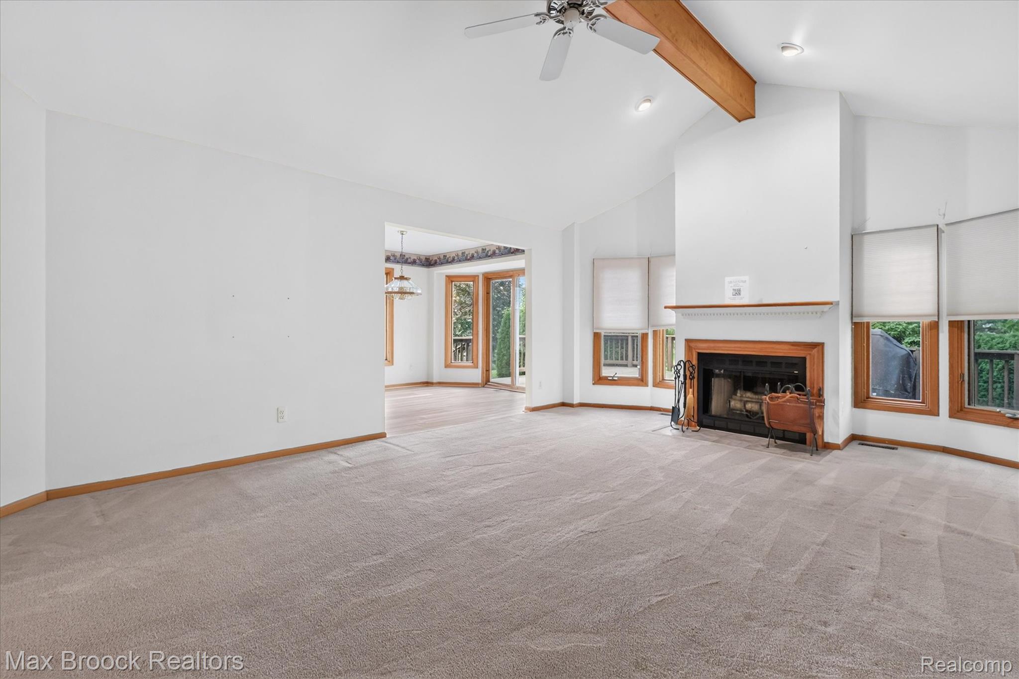 17892 Pointe Ct Property Photo 14