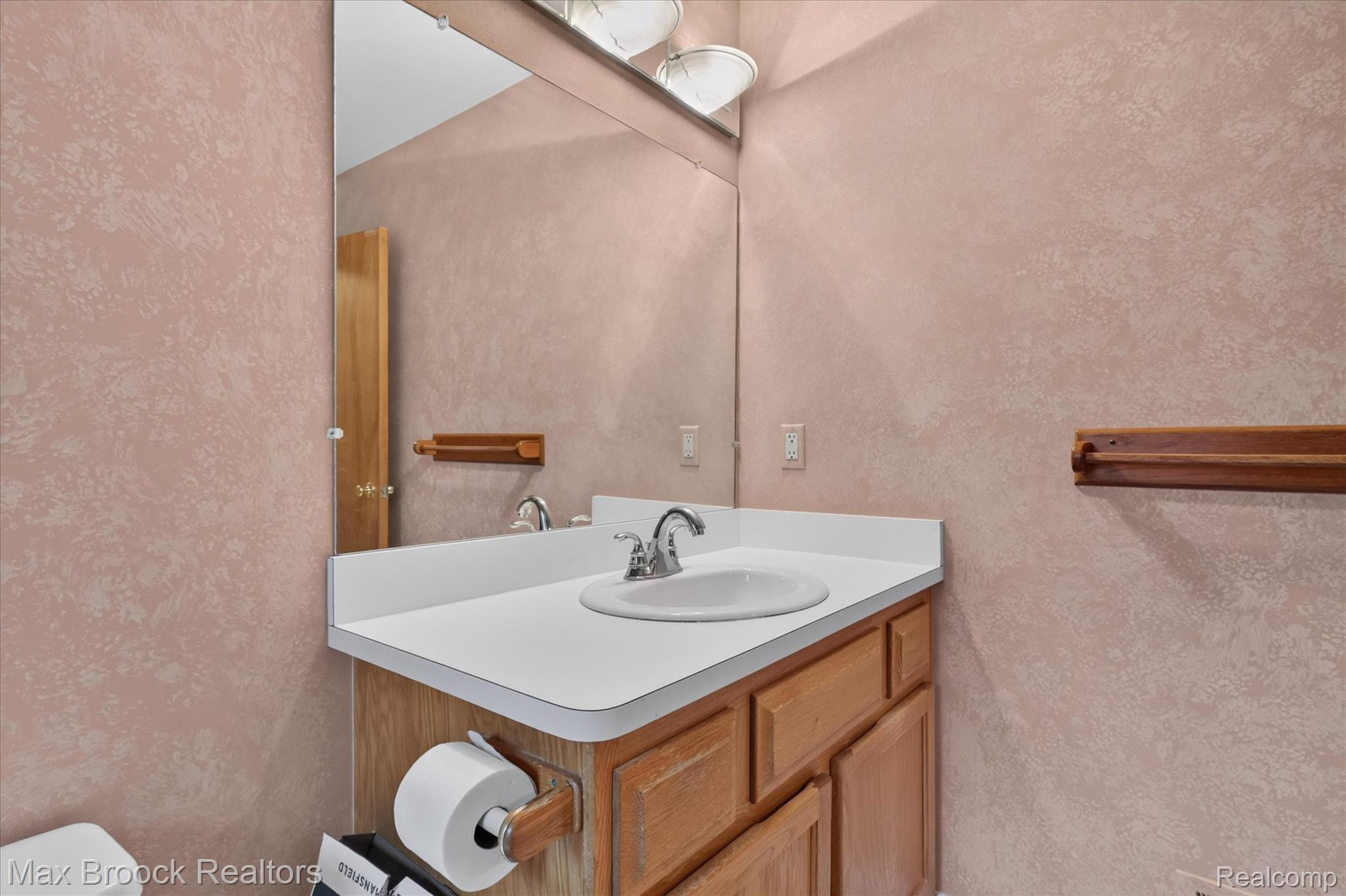 17892 Pointe Ct Property Photo 38