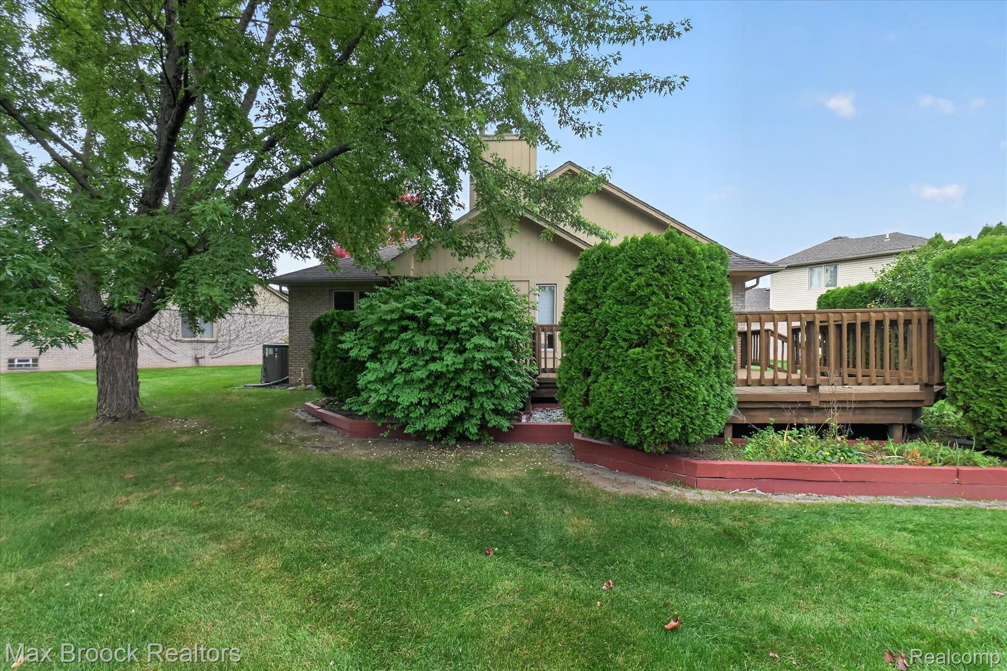 17892 Pointe Ct Property Photo 49