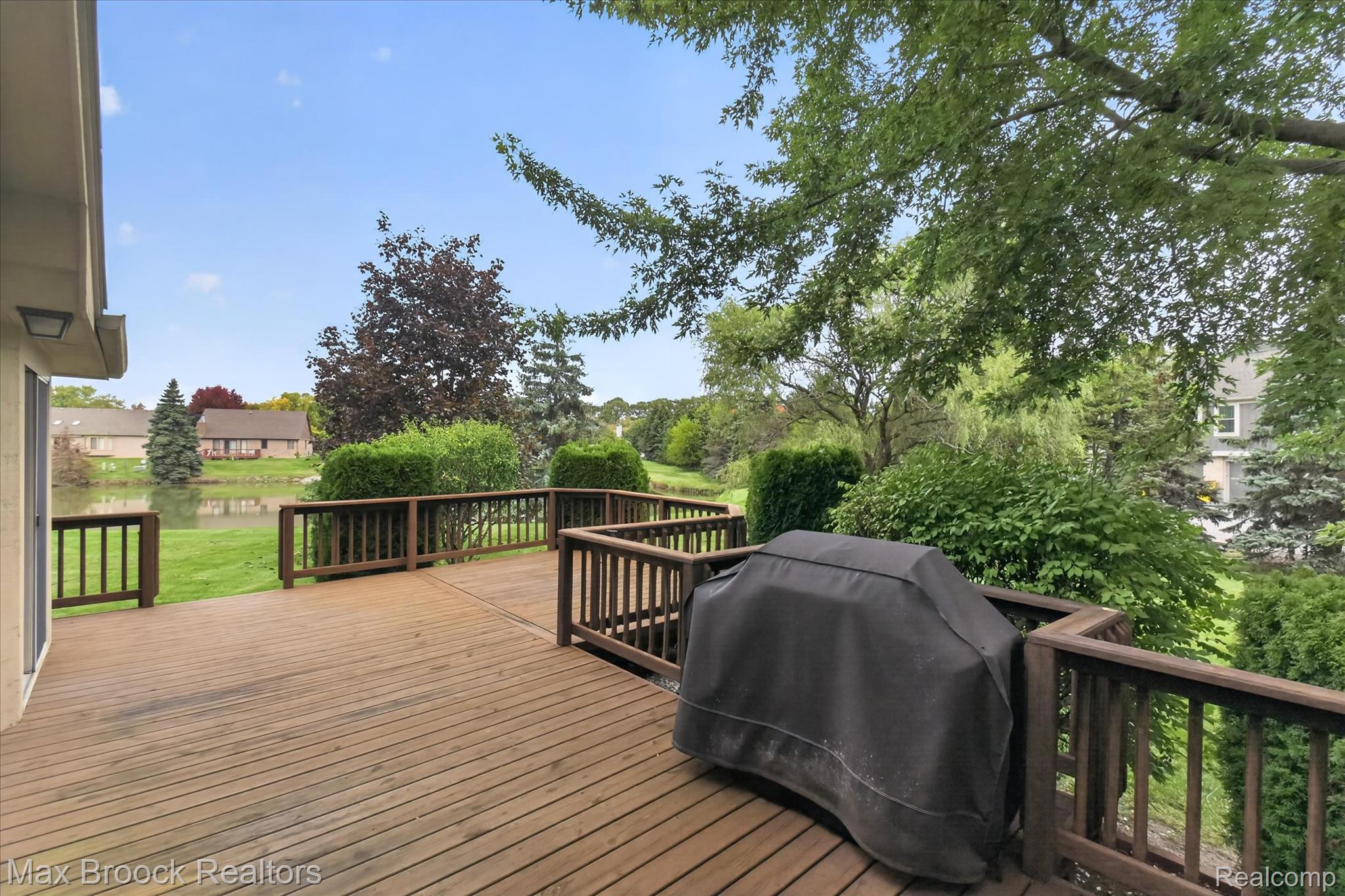 17892 Pointe Ct Property Photo 55
