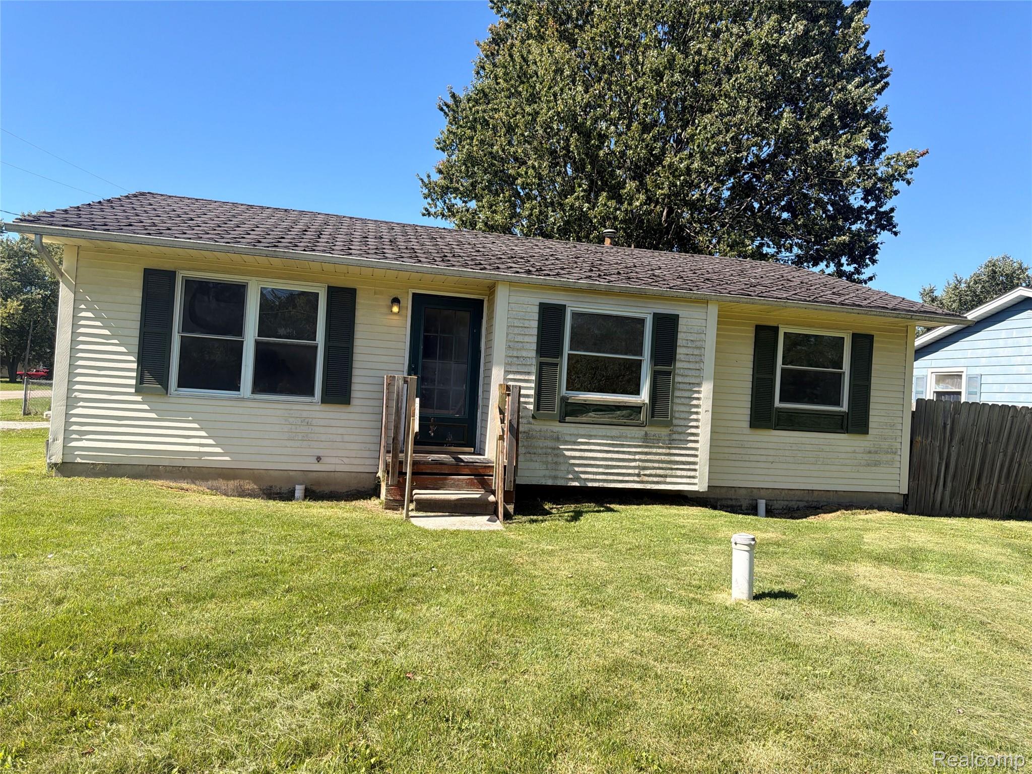 2088 Sandalwood Dr Property Photo 1