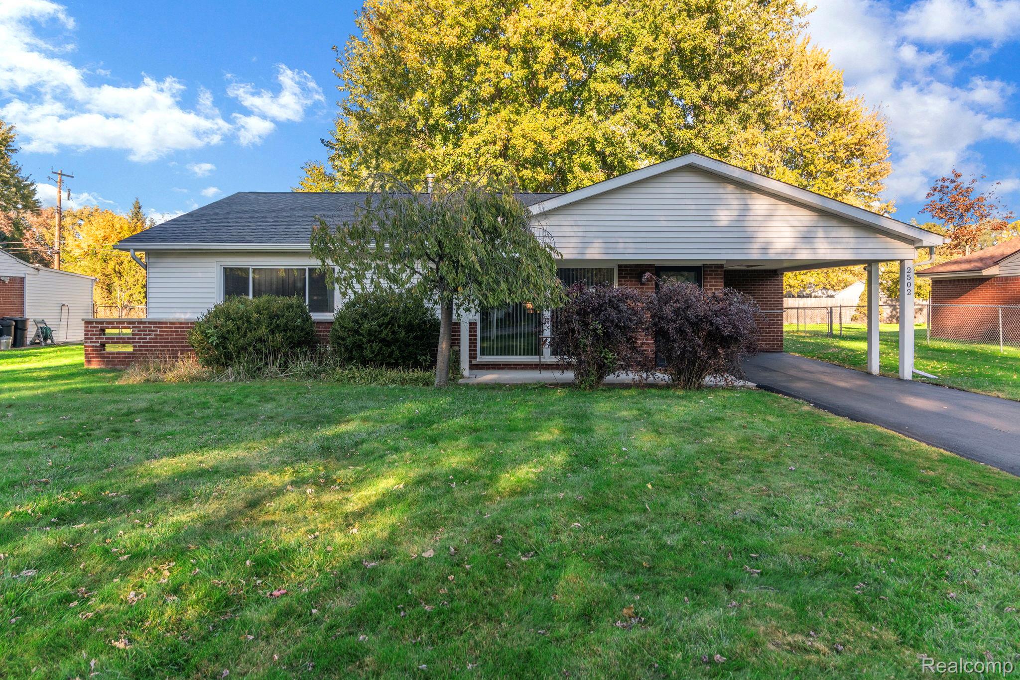 2502 Ivanhoe DR Property Photo 1