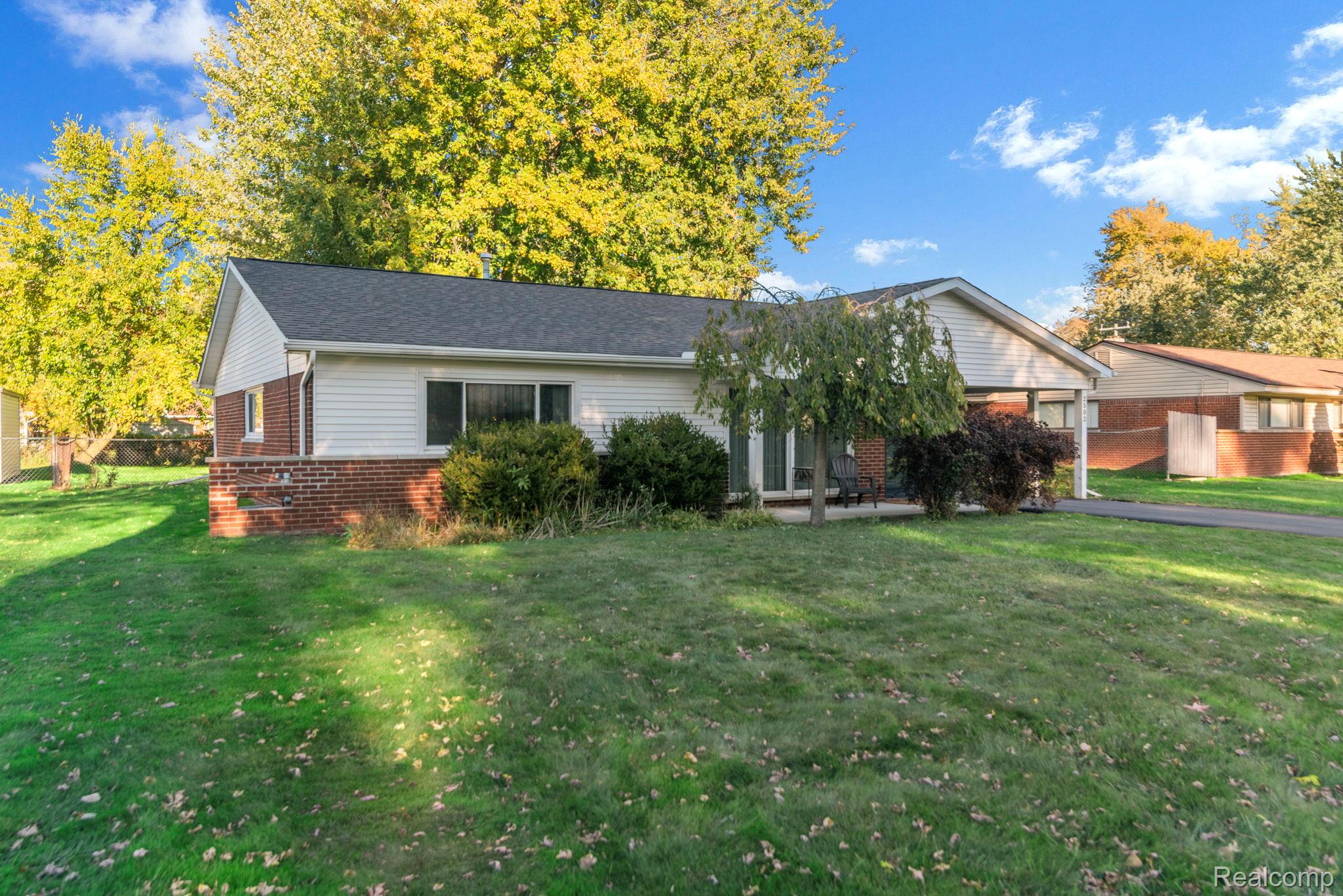 2502 Ivanhoe Dr Property Photo 3