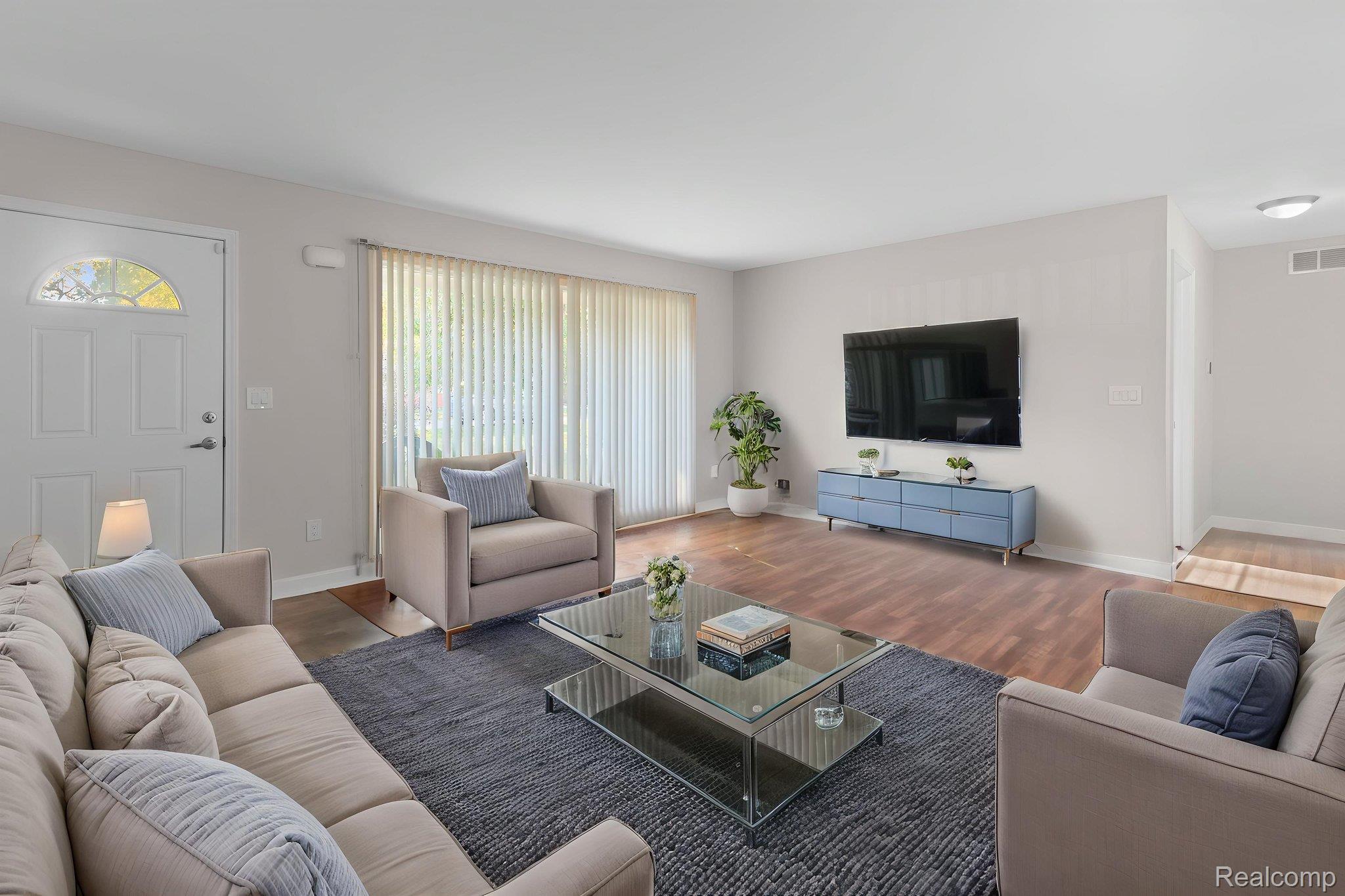 2502 Ivanhoe Dr Property Photo 8
