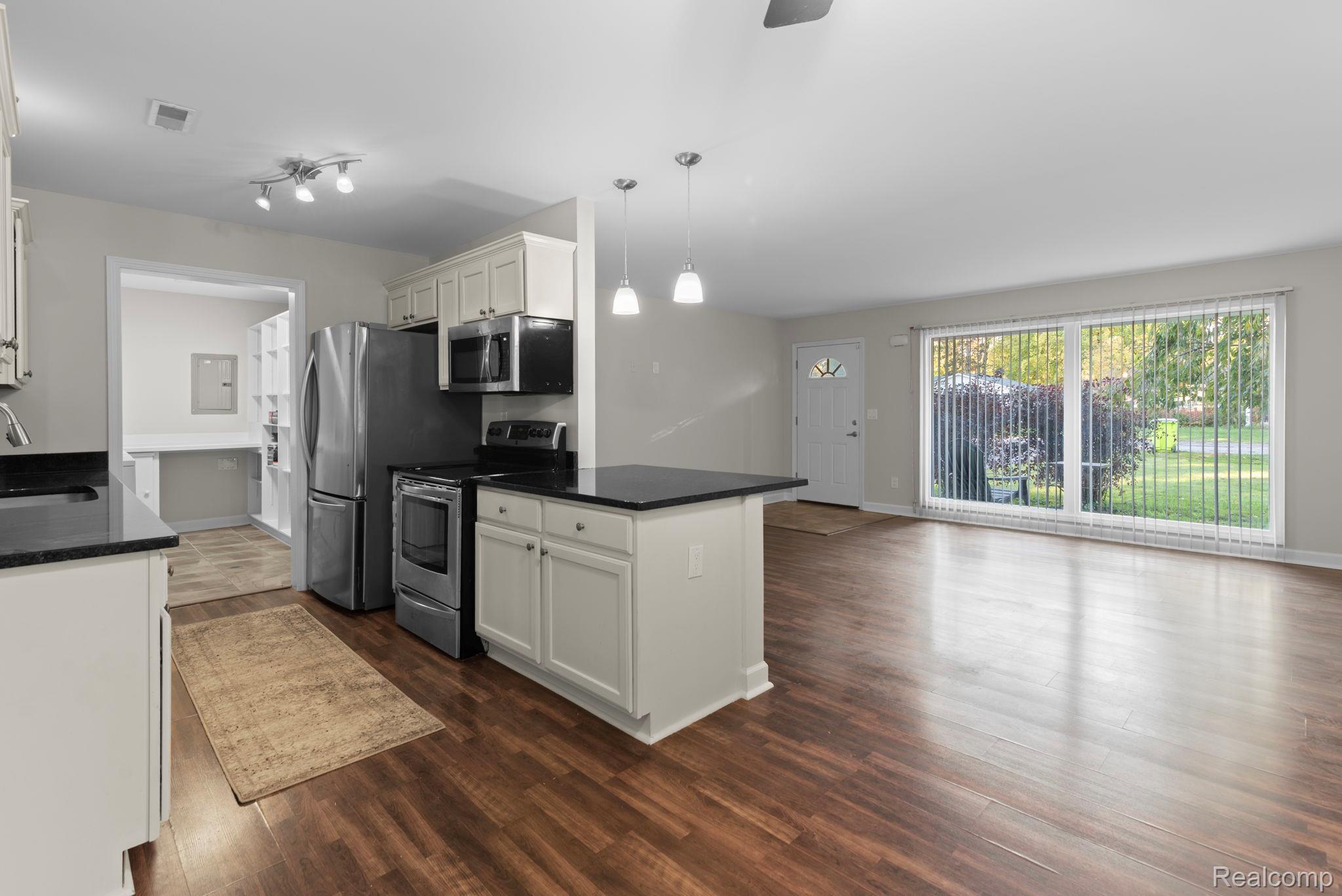 2502 Ivanhoe Dr Property Photo 10
