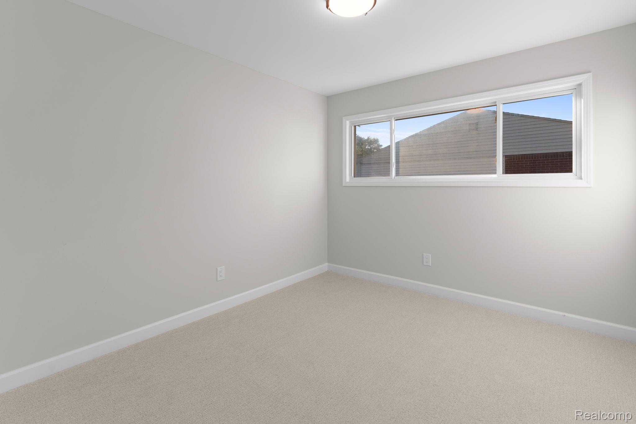 2502 Ivanhoe Dr Property Photo 18