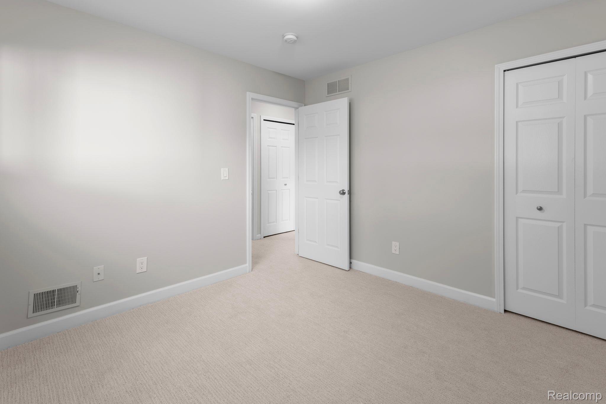 2502 Ivanhoe Dr Property Photo 19