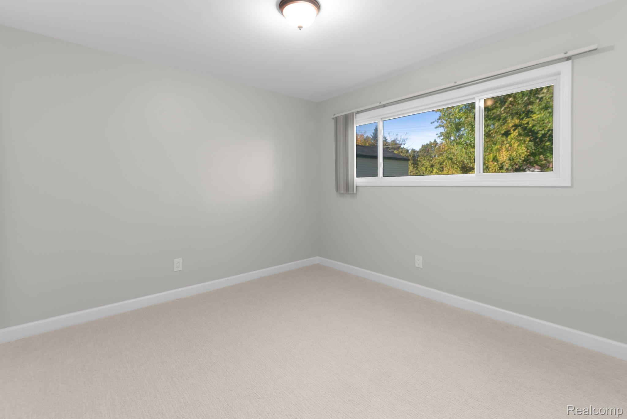 2502 Ivanhoe Dr Property Photo 21