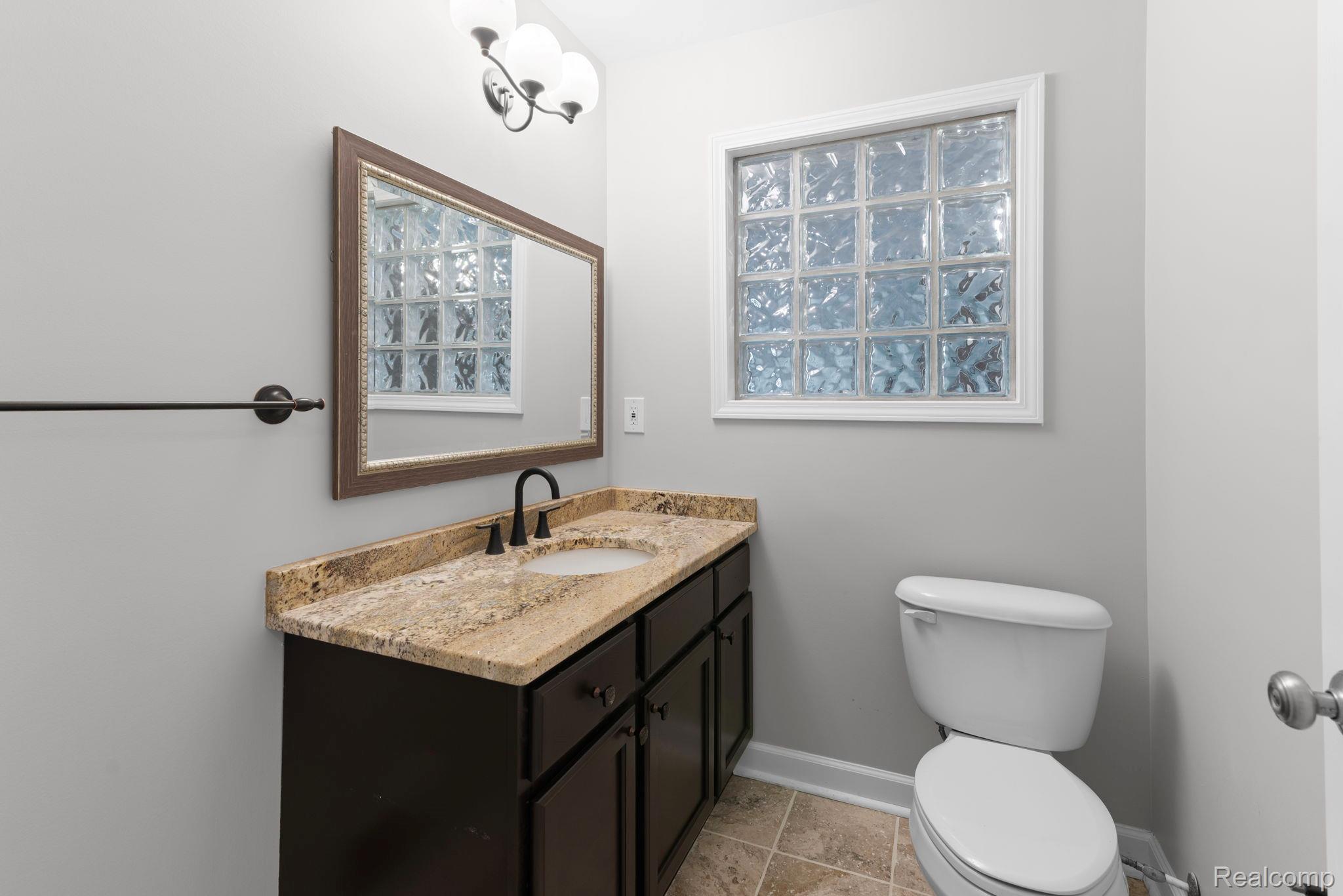 2502 Ivanhoe Dr Property Photo 23