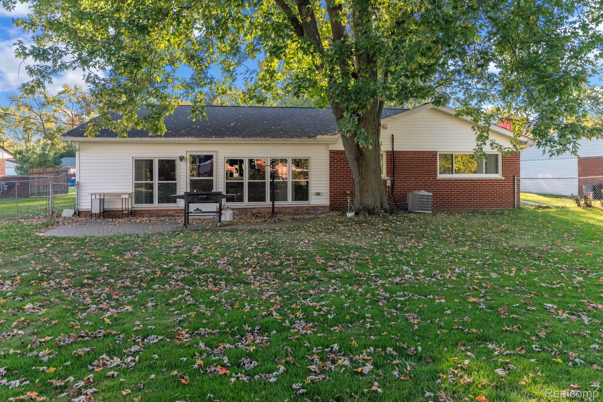 2502 Ivanhoe Dr Property Photo 28