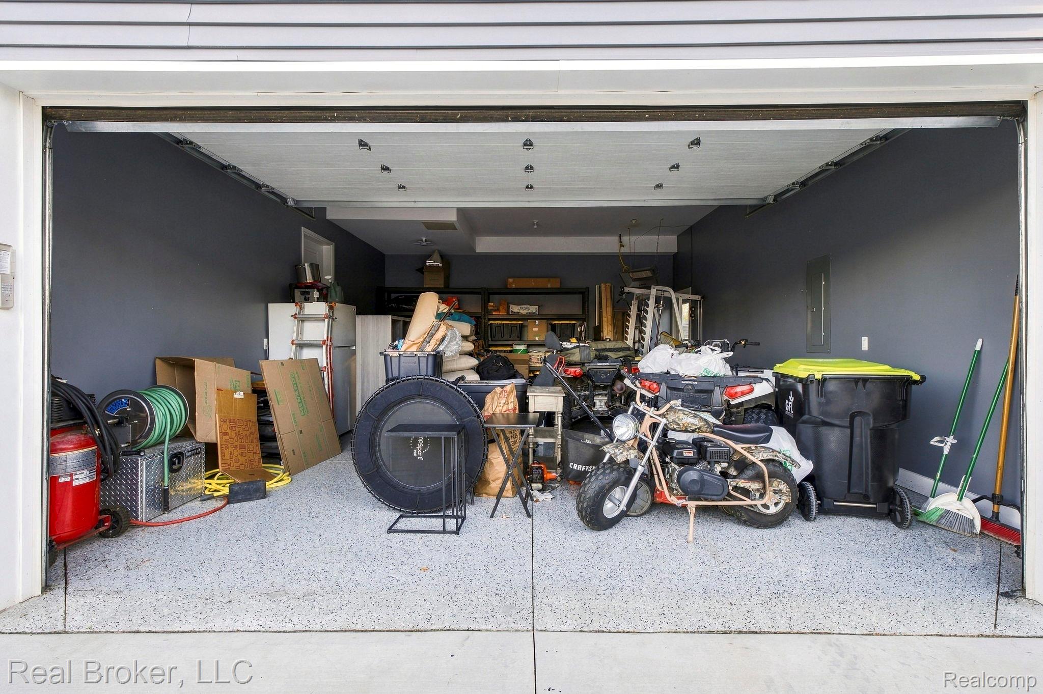 46059 Edgewater Dr Property Photo 4