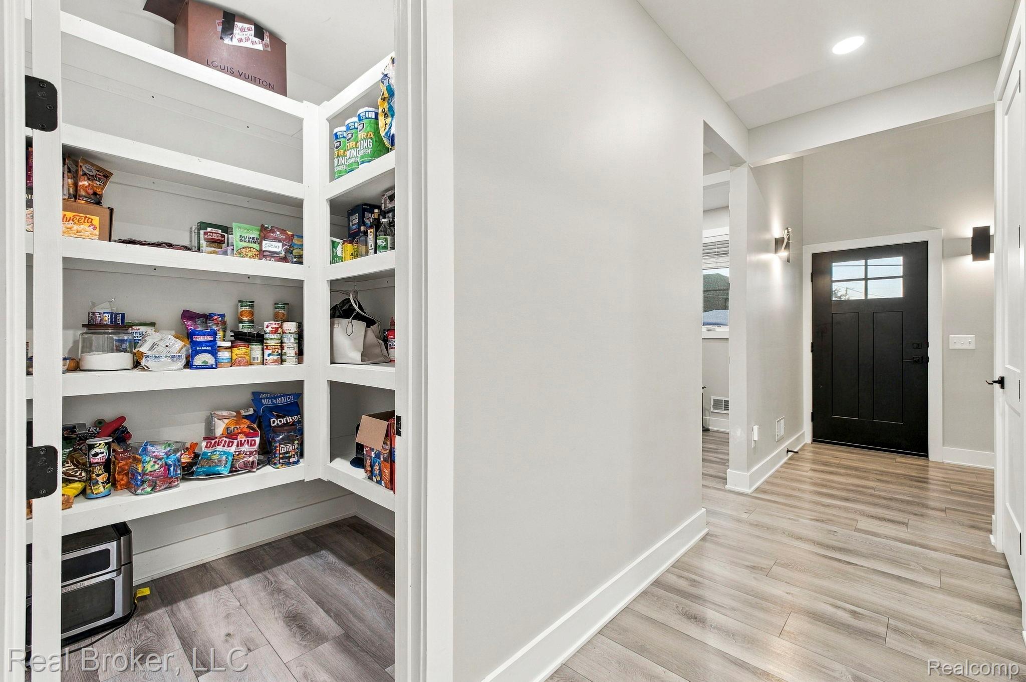 46059 Edgewater Dr Property Photo 14