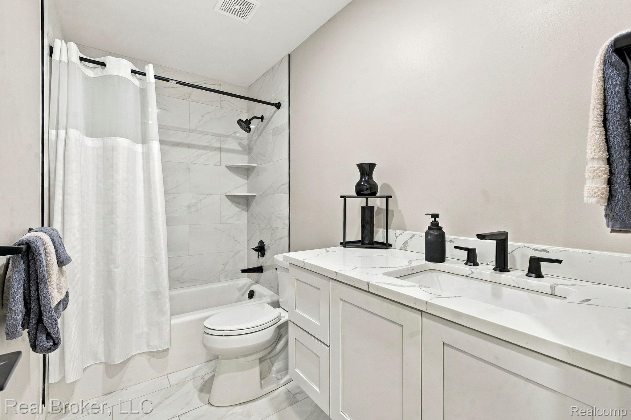 46059 Edgewater Dr Property Photo 32