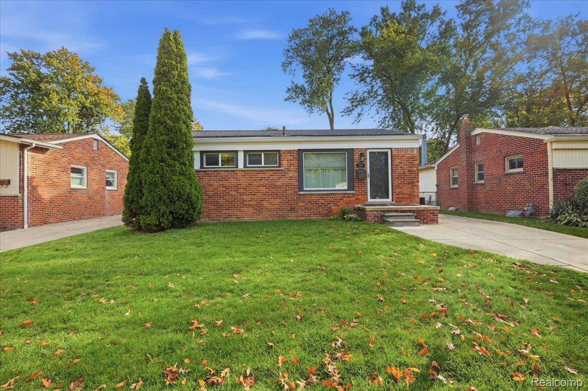2932 Maplewood AVE Property Photo 1