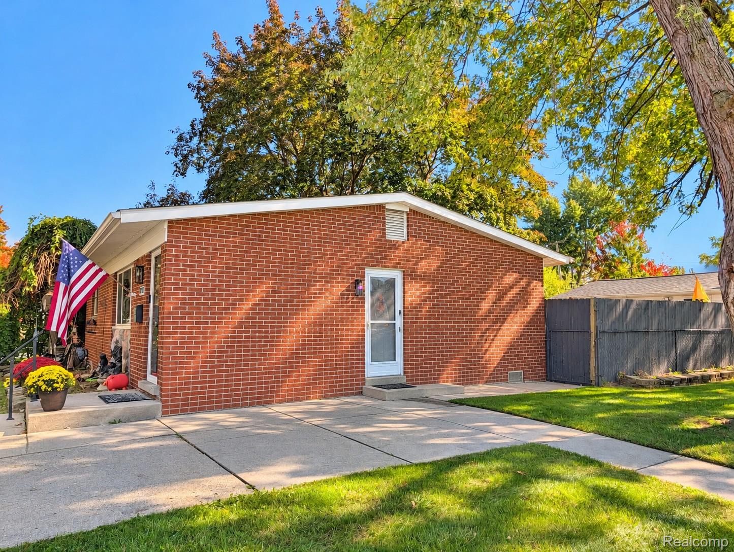 20412 Luna St Property Photo 5