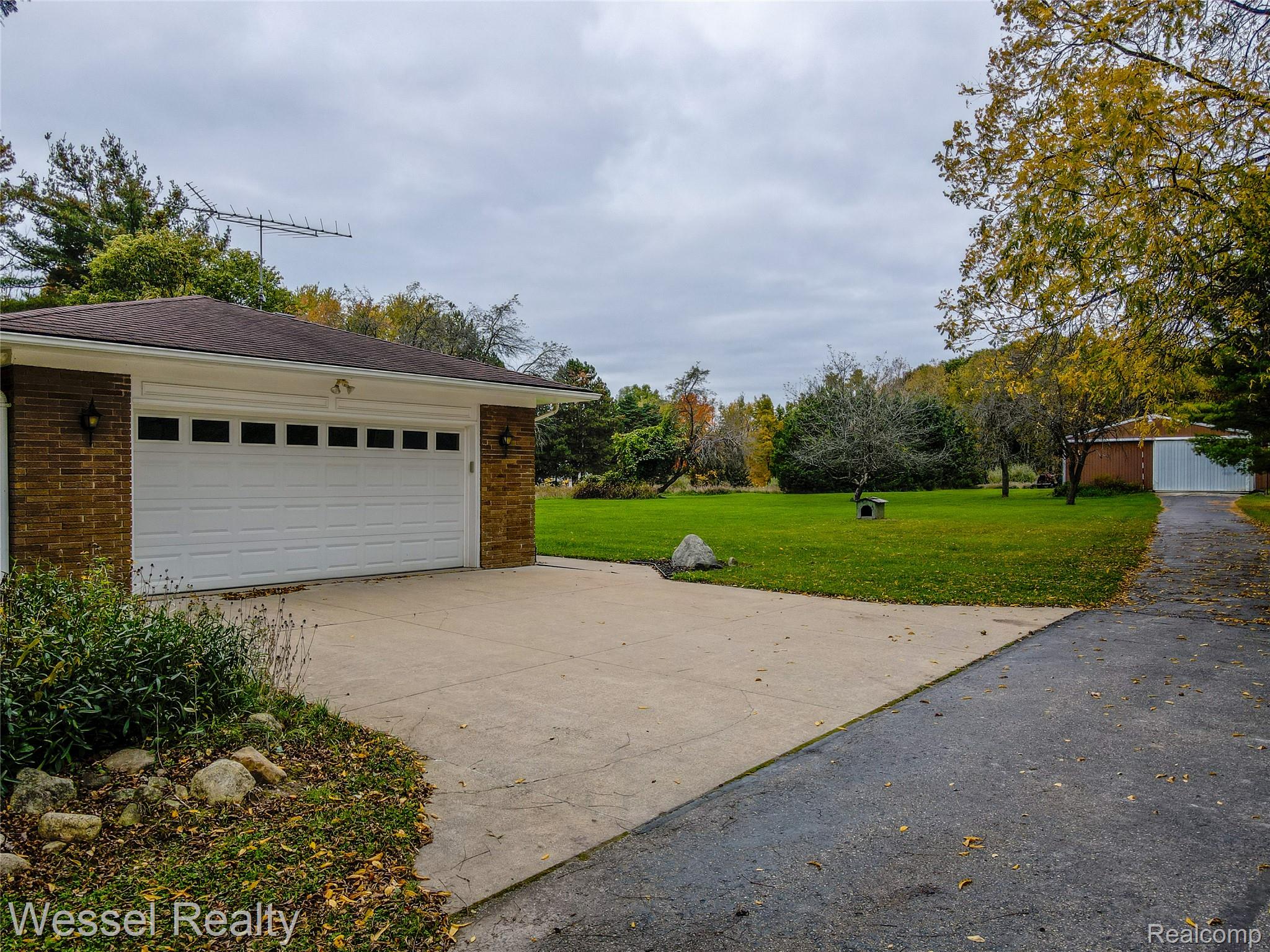 2675 Mckail Rd Property Photo 8