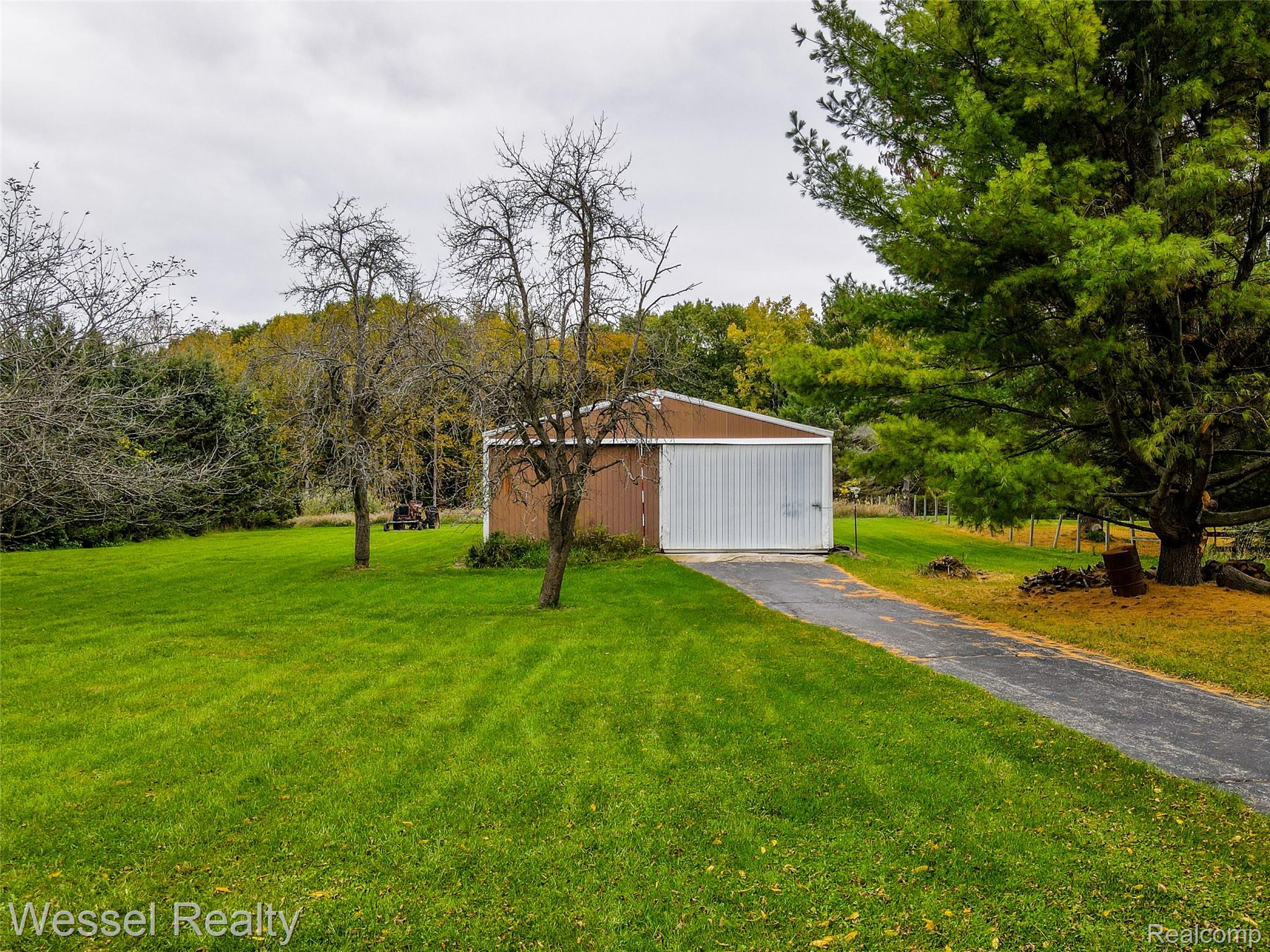 2675 Mckail Rd Property Photo 34