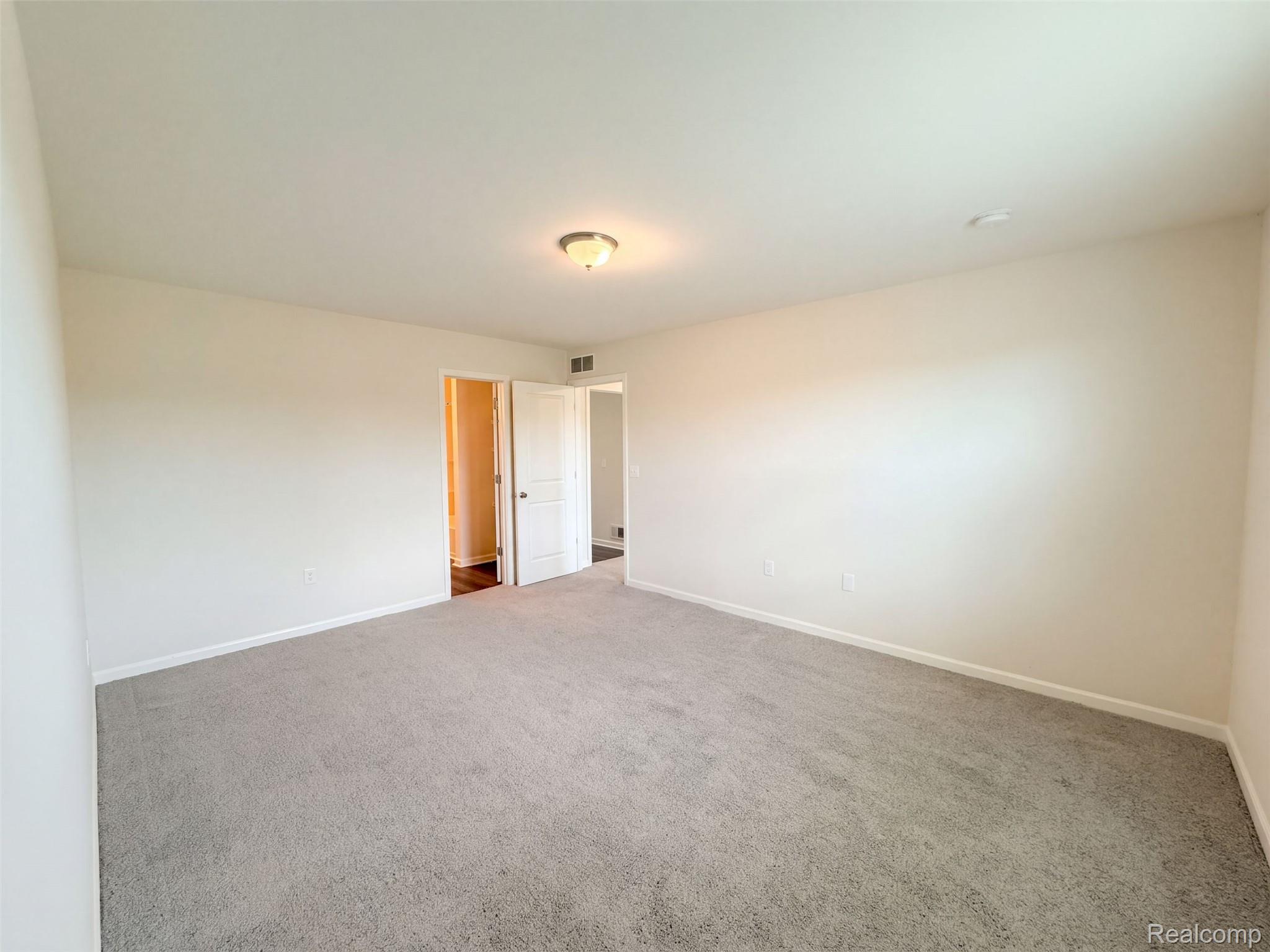 10103 Lakeview Dr Property Photo 4