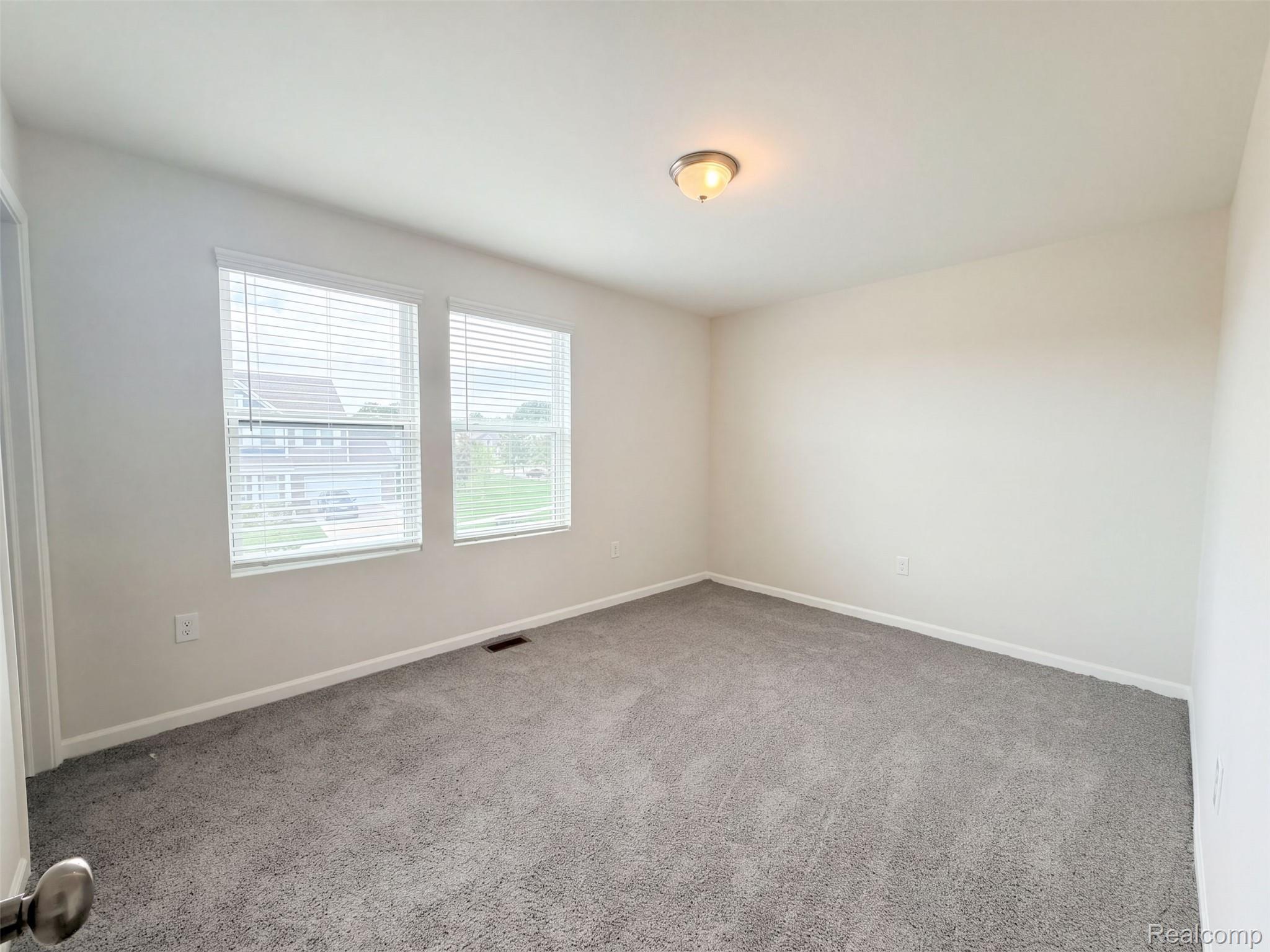 10103 Lakeview Dr Property Photo 9