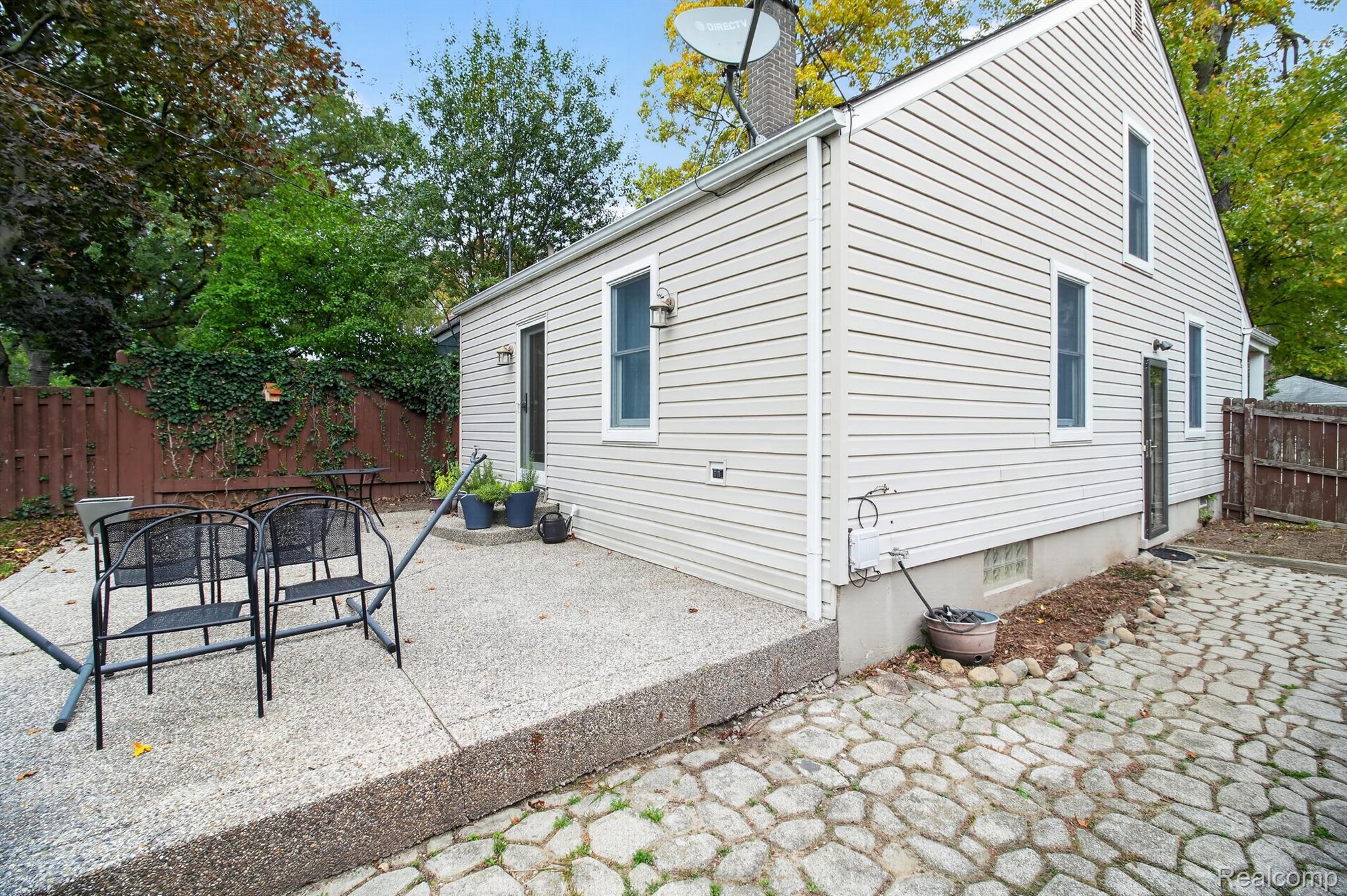 536 S Minerva Ave Property Photo 33