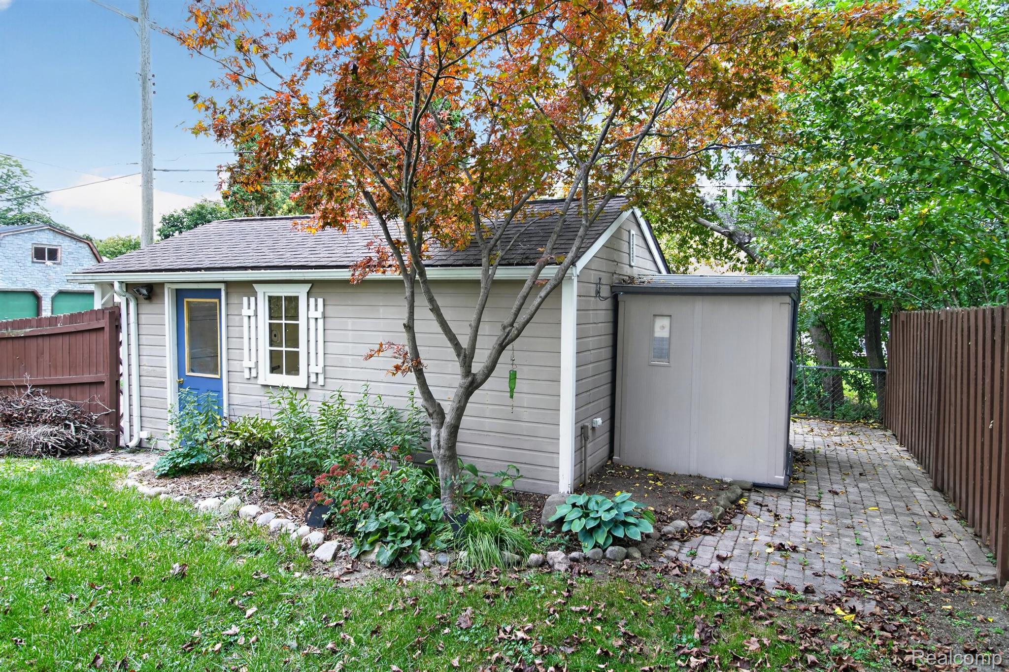 536 S Minerva Ave Property Photo 35