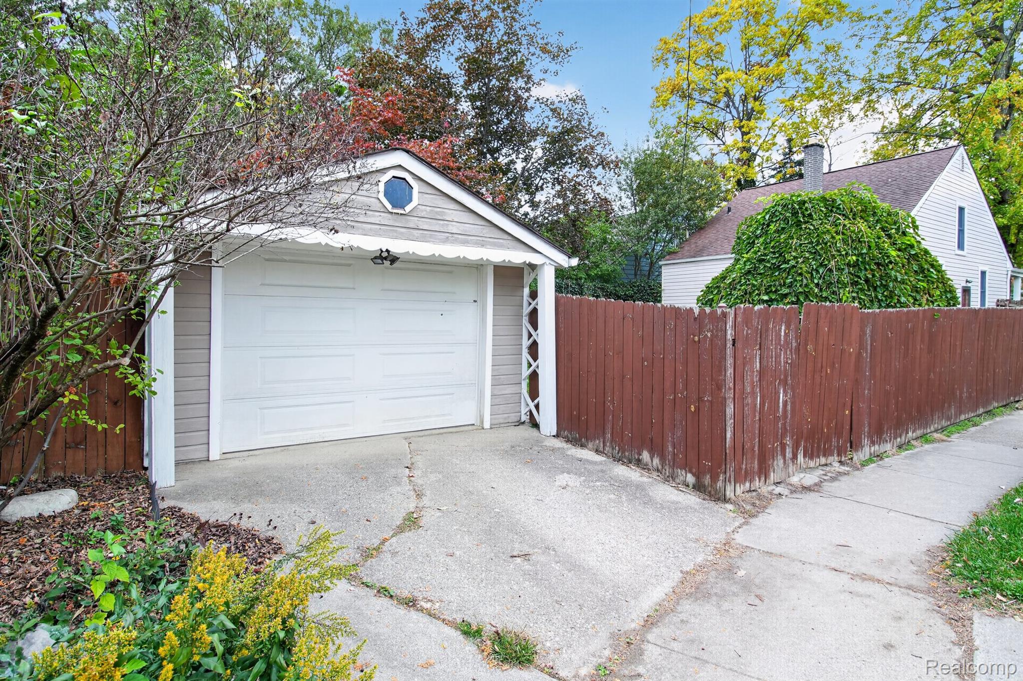 536 S Minerva Ave Property Photo 36