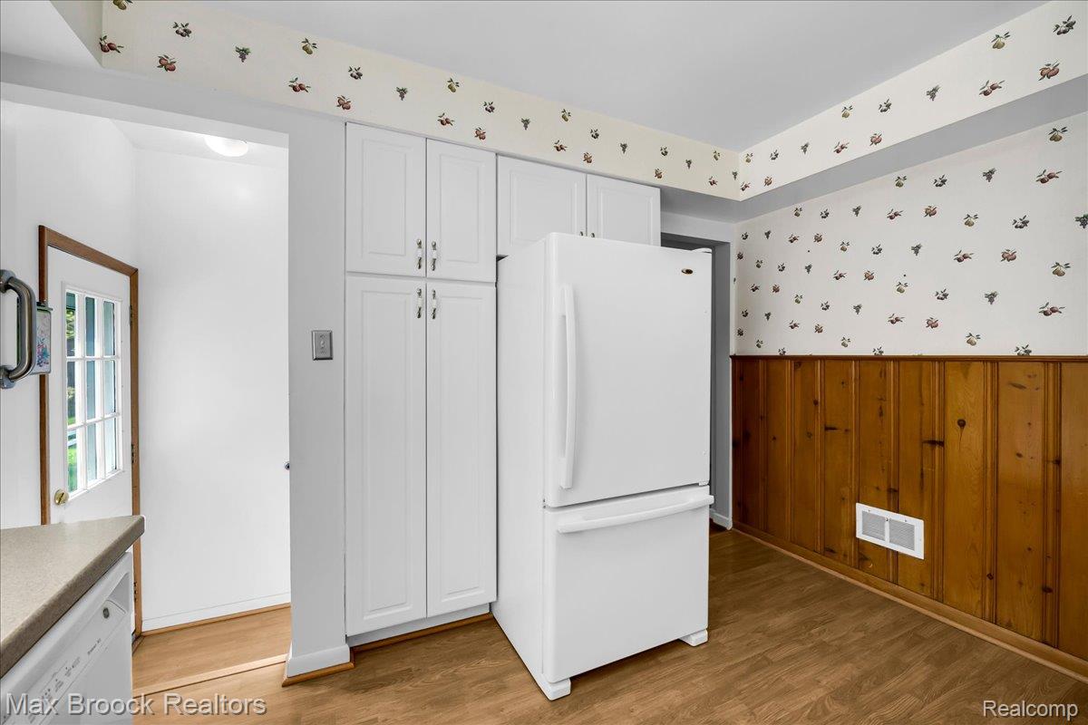 17825 Kinross Ave Property Photo 16