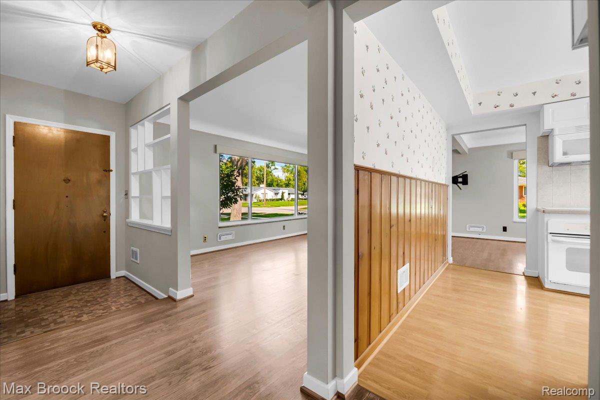 17825 Kinross Ave Property Photo 21