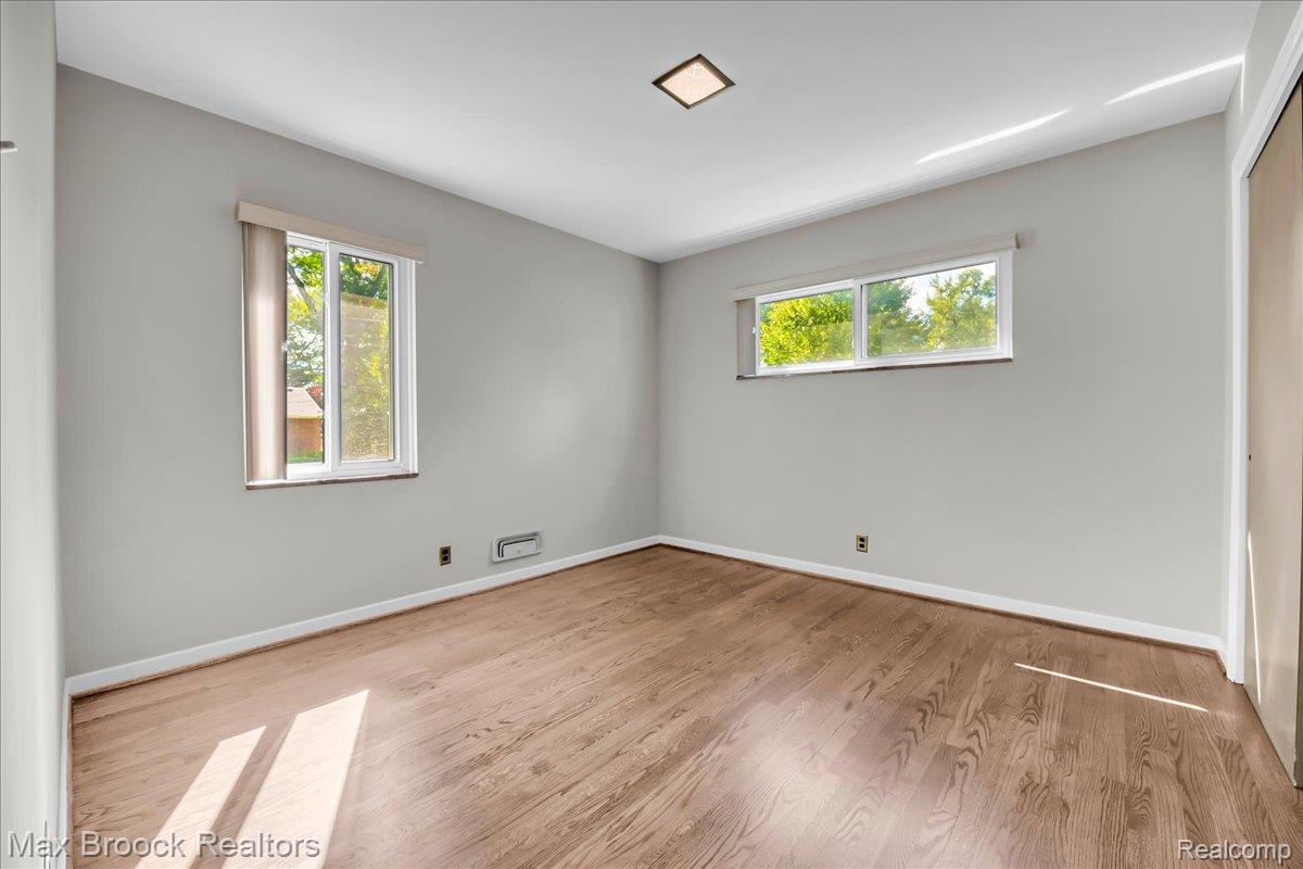 17825 Kinross Ave Property Photo 22