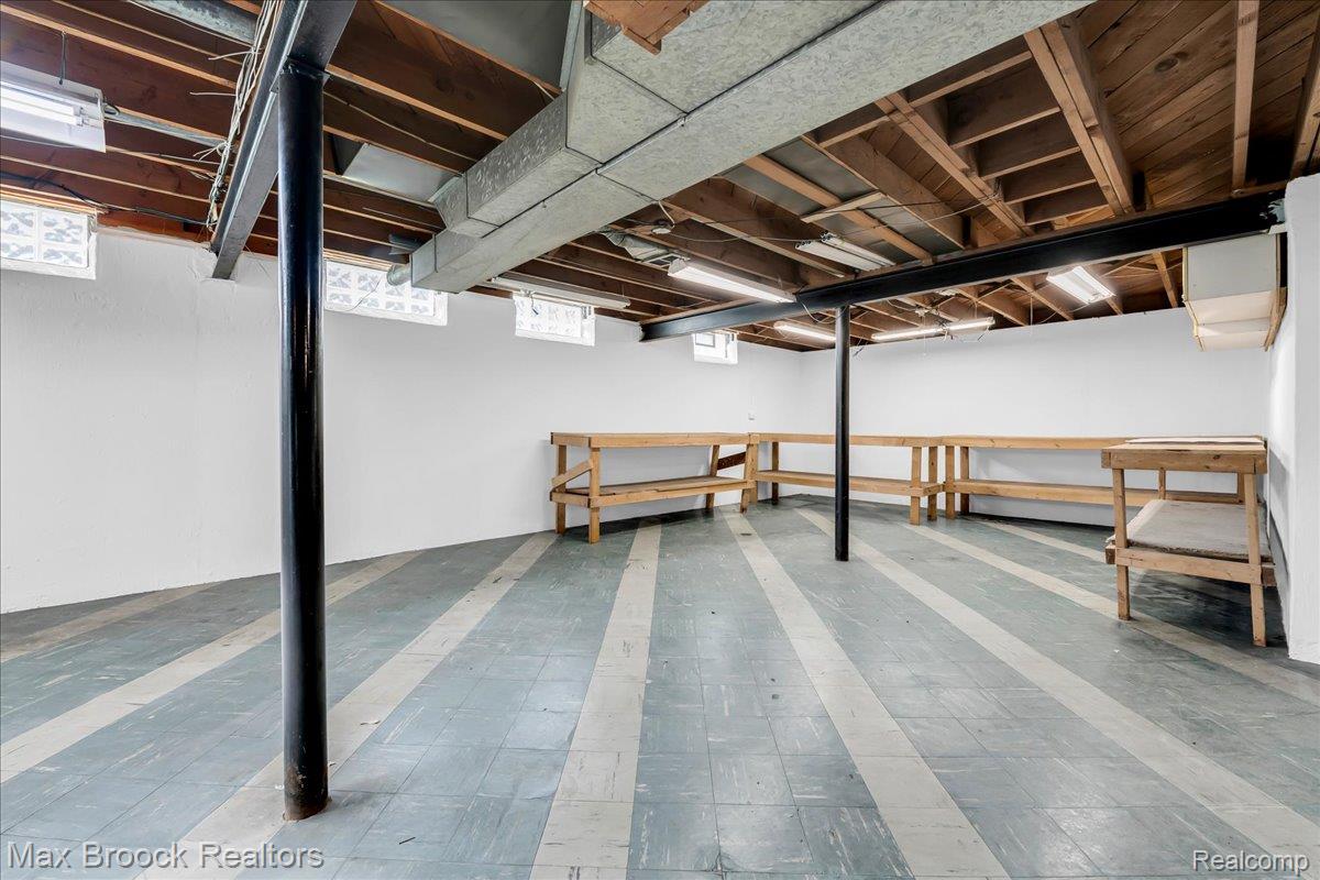 17825 Kinross Ave Property Photo 30