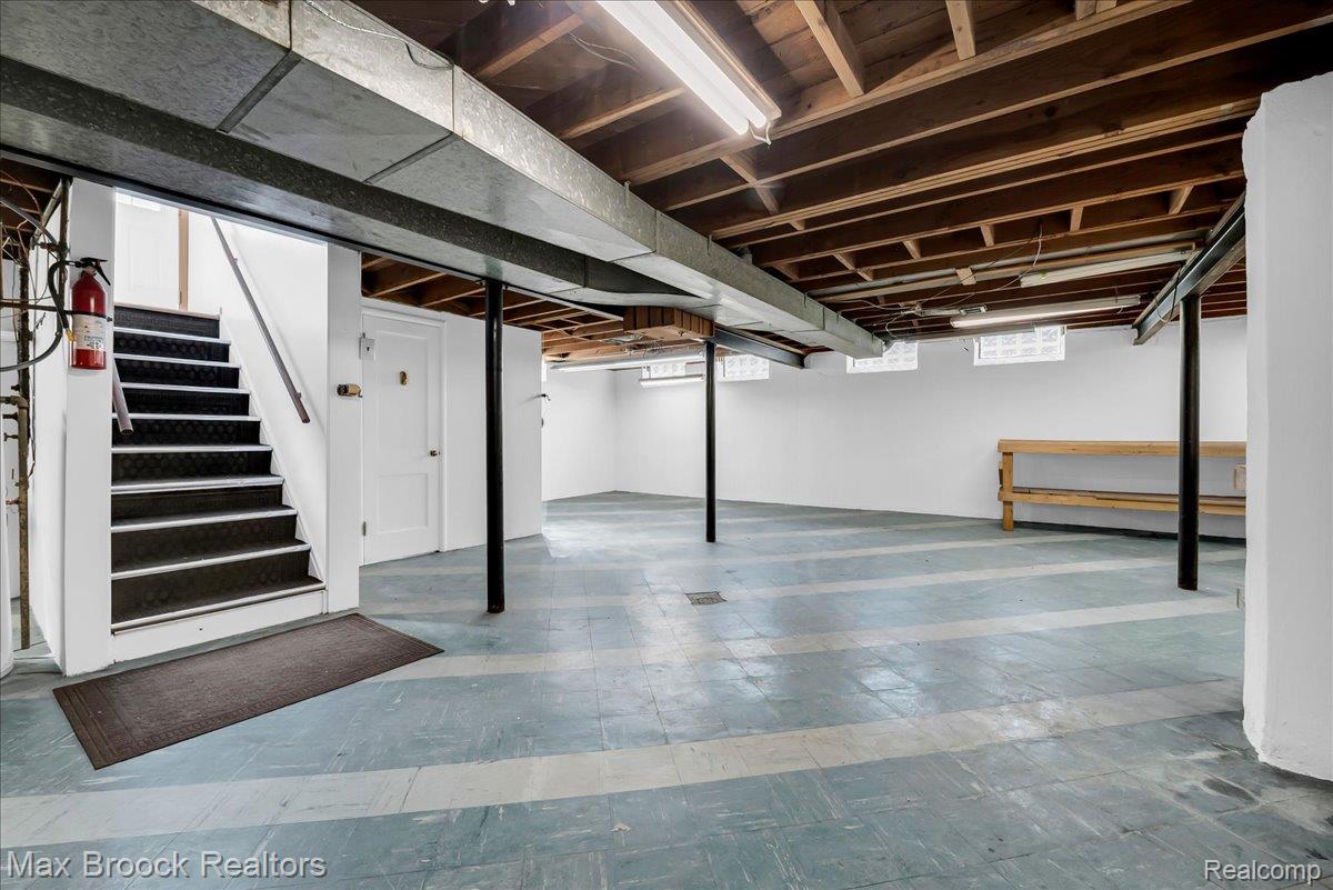 17825 Kinross Ave Property Photo 33