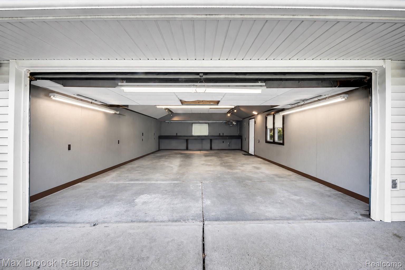 17825 Kinross Ave Property Photo 35
